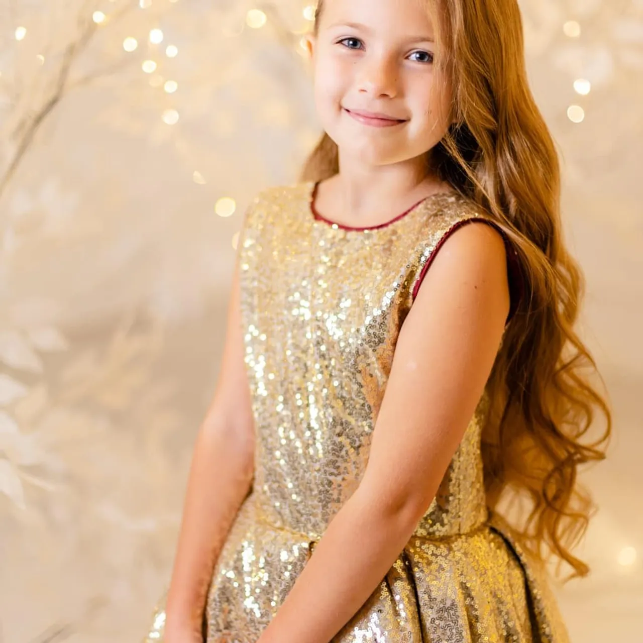 Princešī kleita👑👗 mirdzošs fliteru audums ar bordo tillu❤😍
⠀
Kleitas cena no 105 eur ⠀
Piedāvājam gan individuālās šūšanas pakalpojumus, gan iespēju izvēlēties savu sapņa kleitu no gataviem modeļiem
🌟 Plaša tilla, mežģīņu un audumu krāsu izvēle. Var arī kombinēt krāsas
⭐ Kleitas garumu/dizainu var mainīt
⭐Kleitas tiek šūtas pēc jūsu individuāliem mēriem vai jebkura standarta izmērā no 74cm līdz 147cm un XS - XXL izmēros
⭐Lai pasūtītu rakstiet PM vai Viber/Whatsapp 28895815. Pielaikot un redzēt gatavas kleitas var Valdemāra 118 (iepriekš vienojoties par tikšanos laiku)  #tillakleita #tutukleita  #garakleita #princešukleita #bērnumode #bērnusvinīgakleita #meiteņukleitas #платьедляпринцессырига #нарядноеплатьерига #нарядноедетскоеплатьелатвия
