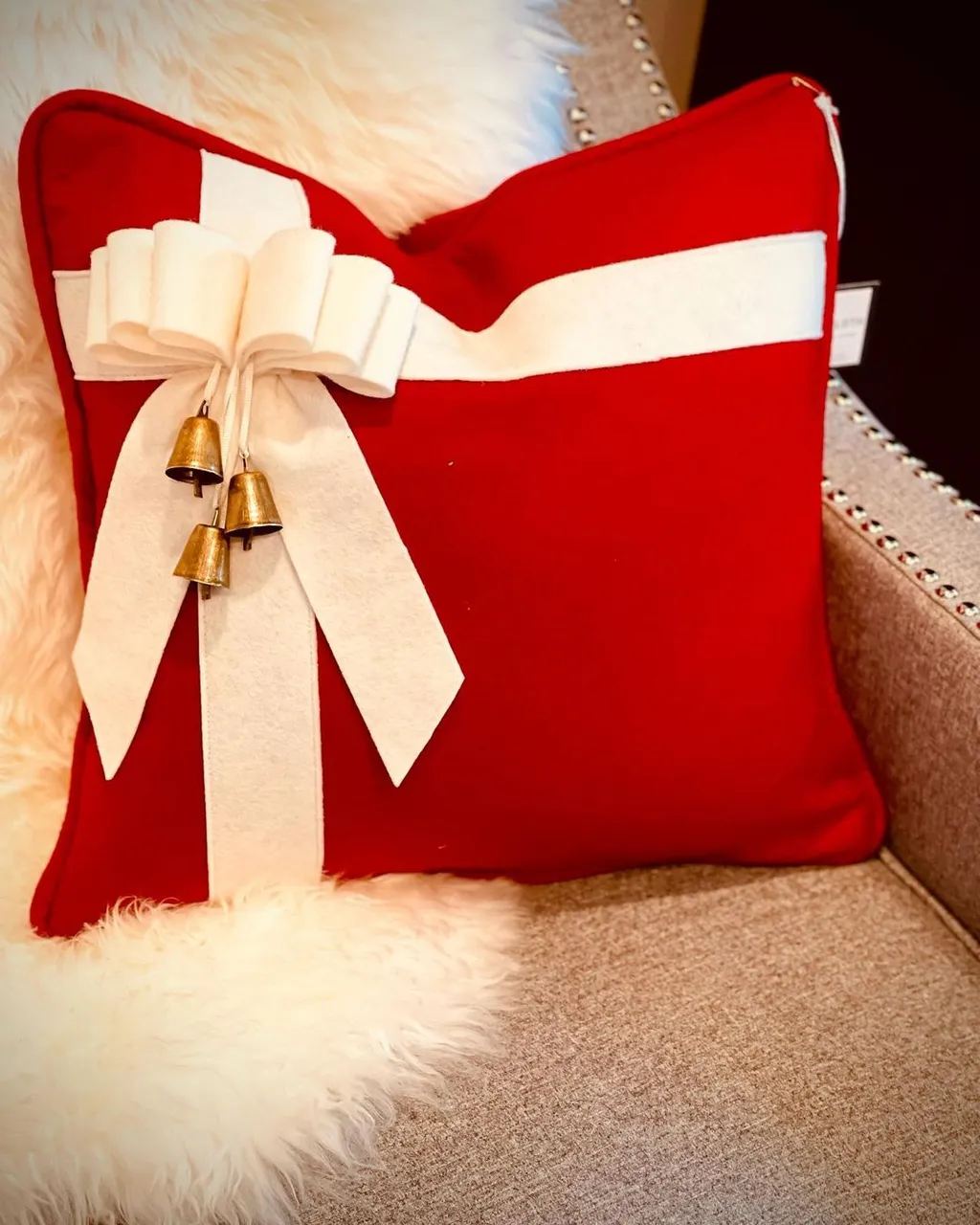 Check out our new Christmas line! Shop now at suedekloth.com
#wool #giftideas #gift #madeinamerica #madeinusa #america #usa #handmade #custom #christmas #christmasdecor #whitedecor #homedecor #nursery #nurserydecor #wedding #weddinggiftidea #brass #mnmade #classicchristmas #bells #christmasbow #christmasgifts
