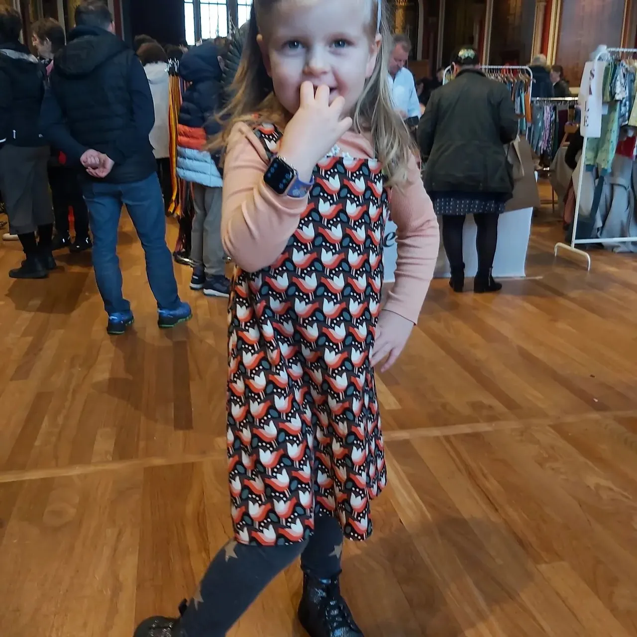 A very happy customer who couldn't wait to try on her new reversible pinafore dress at @dulwich_college_christmas_fair
#reversibledress #reversiblepinafore #happy customer #needlecordpinafore #childrenfashion #retrokidsclothes #handmadechildrensclothes