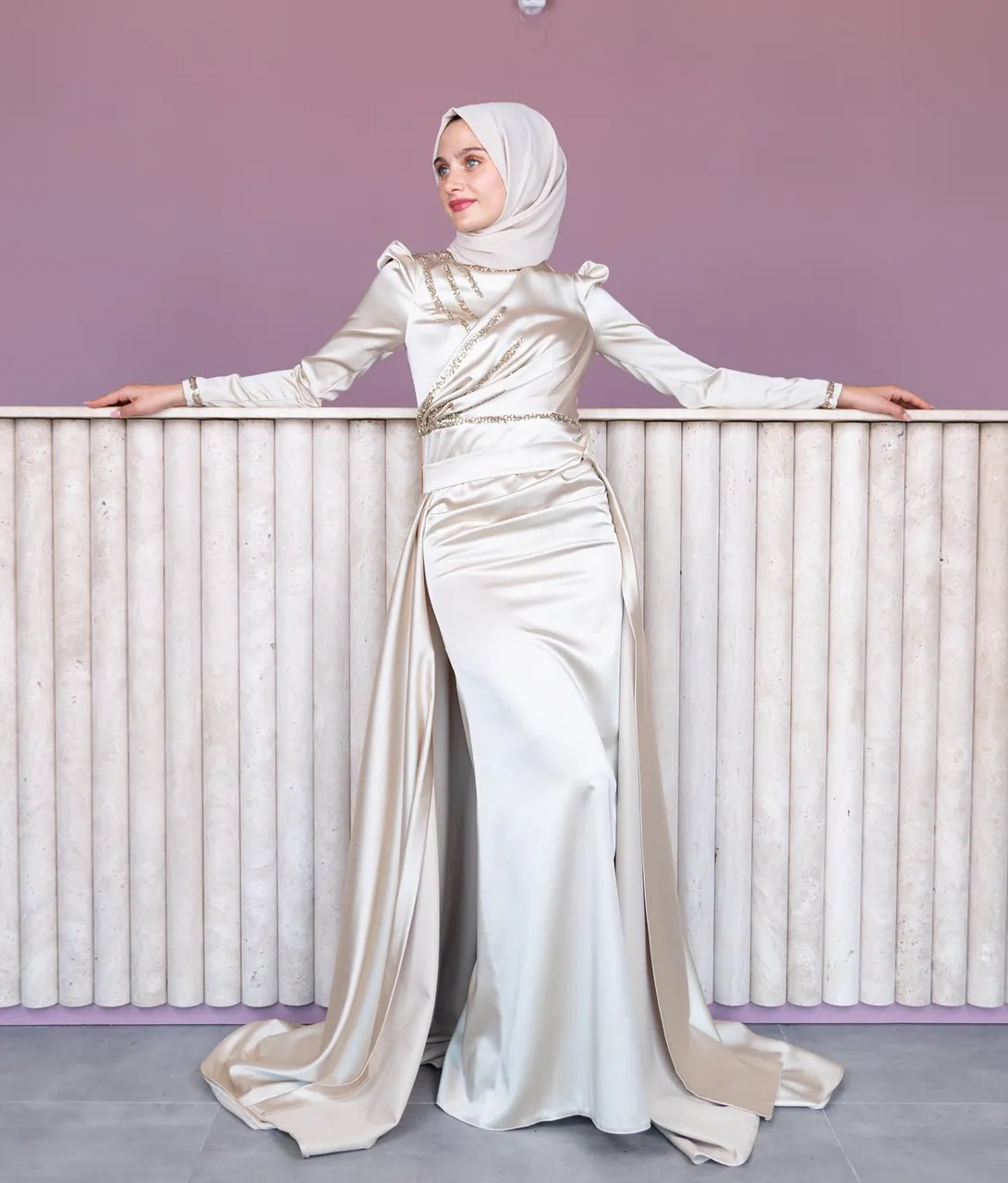 Asil Abiye💕
Asil tasarımımız ikili kullanımı ve harika şıklığıyla özel günlerinizin başrolünü çalmaya aday
Detay güzellikleri ve renk seçenekleri kaydırmalıda💕
👉Koşulsuz İade veya Değişim
✈️Ücretsiz & Hızlı Kargo
☎️👉Whatsapp:+90 532 272 57 09
#tesetturabiye #tesettürabiyeelbise #tasarımabiye #weddingdress #muslimwear#tesettürelbiseler #muslimweddingdress #hijabwear #sözelbisesi #nişanelbisesi #davetelbise #eveningdress #eventdress #muslimwear #balıkelbise #kuyrukluabiye#muslimdress#davetelbisesi#kesfetteyiz