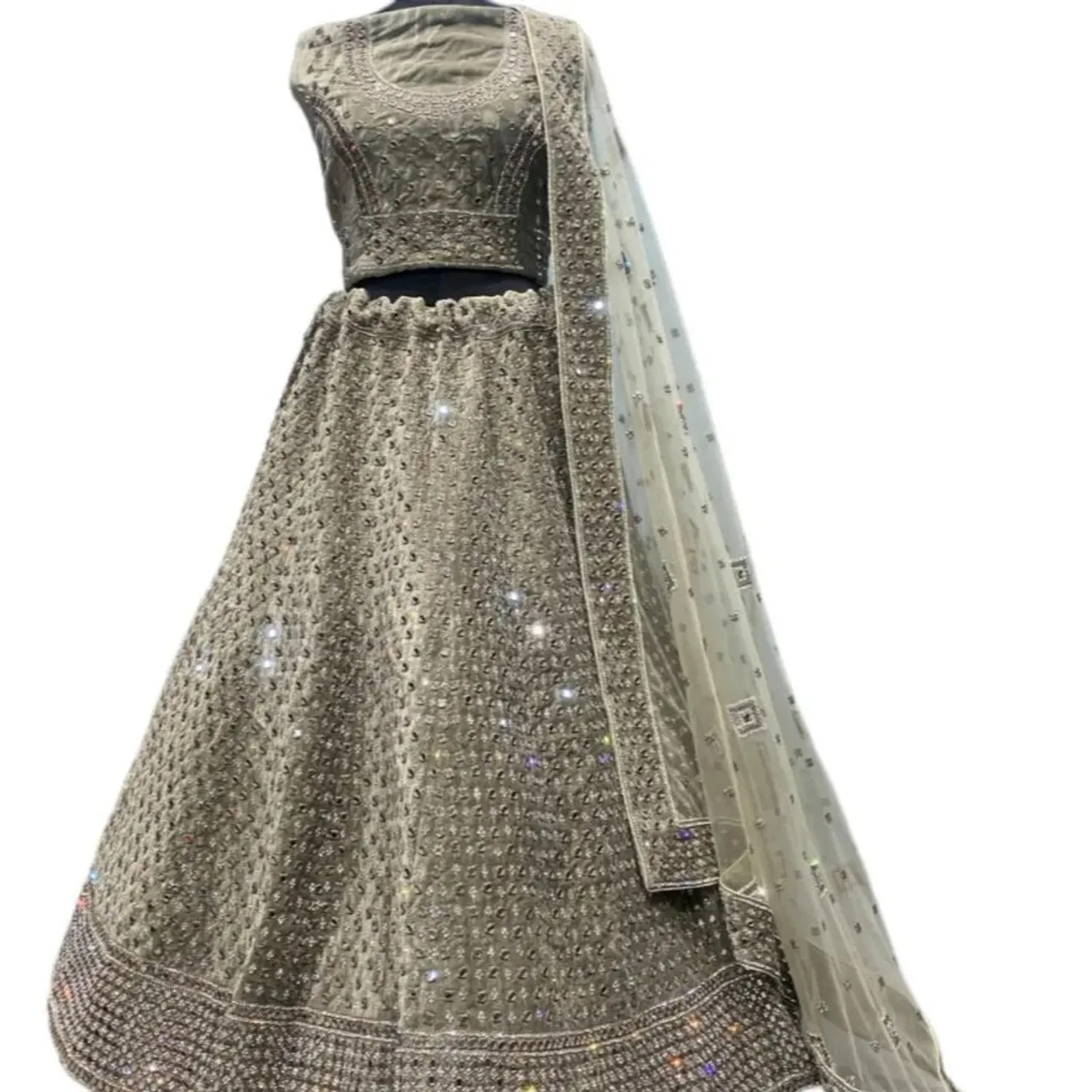 #LEHENGA #lehenga #lehengacholi #lehengacollection #lehengadesign #lehengalove # girlishlehenga #bridesmaidlehenga #weddinglehenga #receptionlehenga #engagementlehenga #greenmirrorlehenga #greenmirrorlehengacholi #greenlehenga #greenlehengacholi