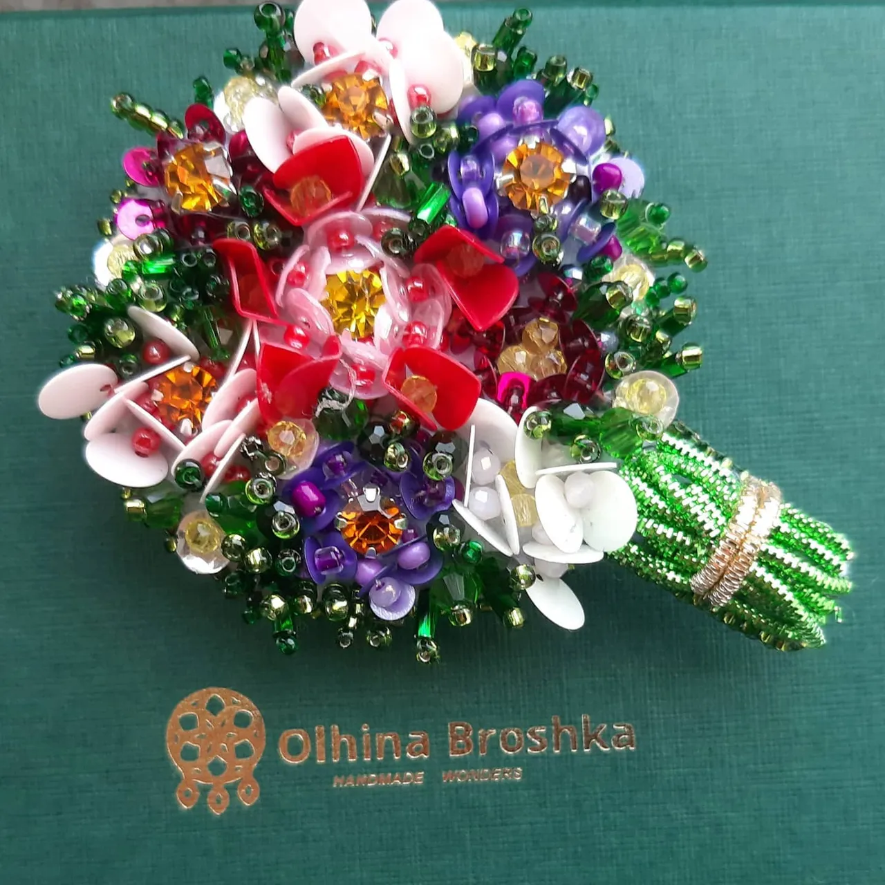 Прекрасный букет готов радовать. Украсит любой наряд.
#брошьсбисера #брошьукраина #купитьброшь #брошьвподарок #брошьспайеток #брошьсвоимируками #вышитаяброшь #брошьхендмейд #handmadebrooch #beadedbrooch #buybrooch 
🇺🇦🇺🇦🇺🇦Для заказа по Украине 
https://shafa.ua/member/olgashulgina20
И https://shulginaolga2.crafta.ua/
🌏🌏🌏🌎🌎🌎🌍🌍🌍🌍🌍🌍Доставка в другие страны 
https://www.etsy.com/shop/DigiUniquePrintBox?ref=seller-platform-mcnav