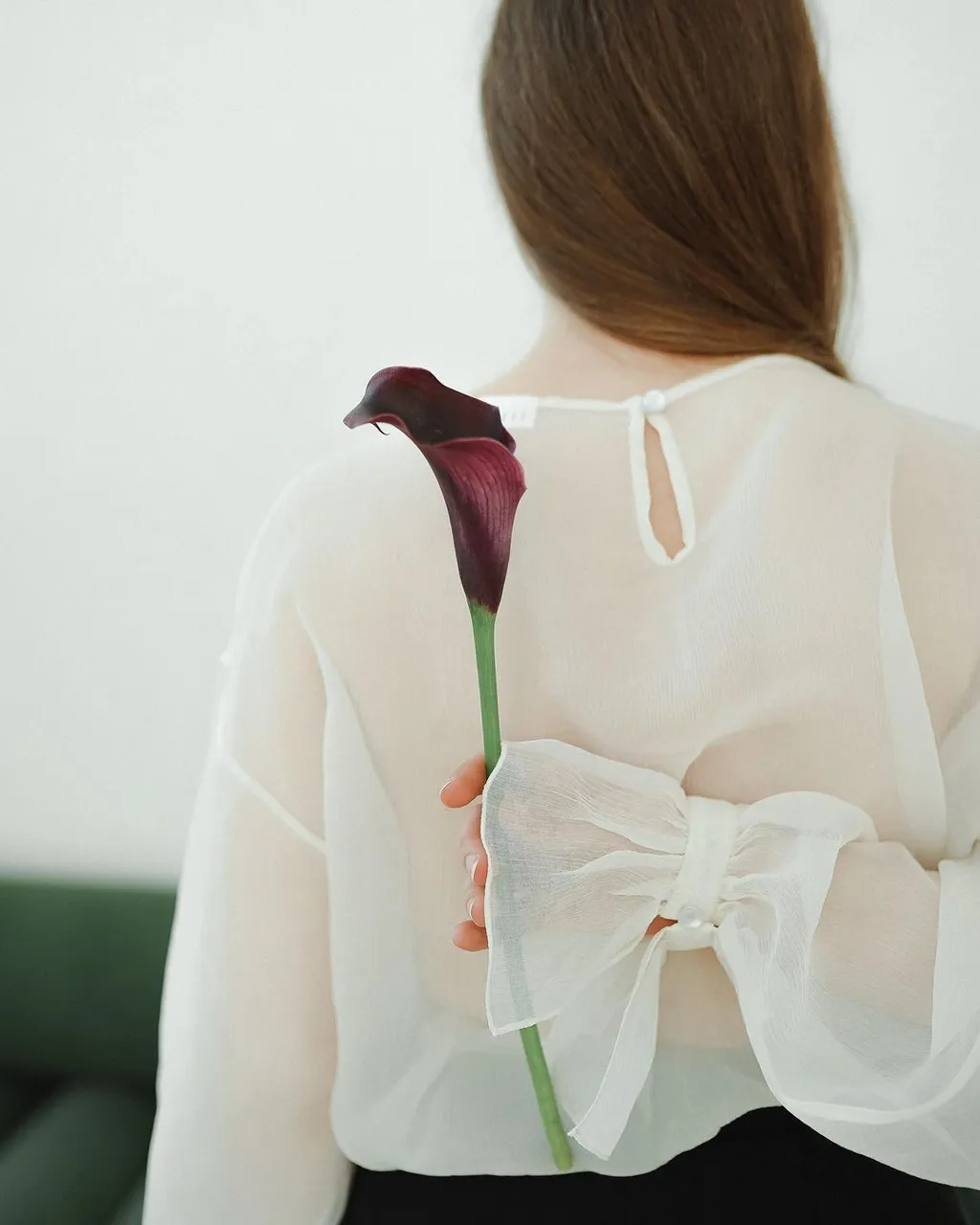 NEW ELEGANT SILK ORGANZA BLOUSE

Straight fit, dropped shoulder, puffed sleeves