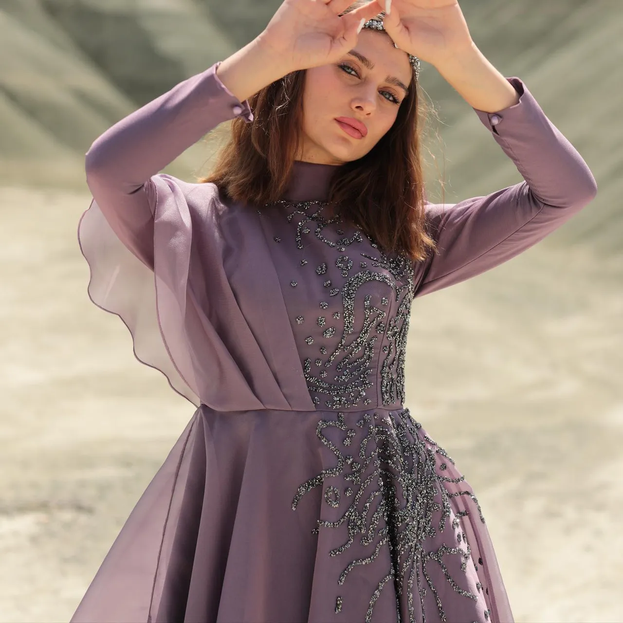 Bella Abiye💕
Harika işlemeleri,organze şifondan uçuşlu tasarımıyla ahunarede💕
Detay güzellikleri kaydırmalıda
👉Koşulsuz İade veya Değişim
✈️Ücretsiz & Hızlı Kargo
☎️👉Whatsapp:+90 532 272 57 09
#tesetturabiye #kalemabiye #kalemelbise #tasarımabiye #weddingdress #muslimweddingdress #muslimwear #hijabwear #modestwear #sözelbisesi #nişanelbisesi #davetelbisesi #eveningdressmalaysia #eveningdress#tasarımelbise #eventdress#weddingwear#modestwear #modestclothing #kesfetteyiz#prensesabiye #organzeabiye