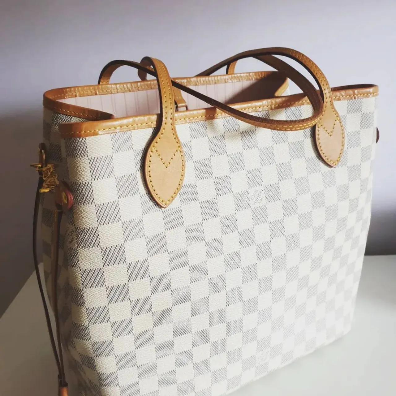 Here are 10 Neverfull ideas for you. If you own it, you will know it deserves all the bells and whistles. No wonder it's so popular here in Luxurybagheaven.com #neverfull #neverfullmm #neverfullgm #luxurybagheaven #lvneverfullmm #lvneverfull #lvneverfullgm #lvneverfullpm #lvbag #lvbandeau #lvconfidentialbandeau #bagorganizer #bagorganiser #baginsert #madeinscotland #madetoorder