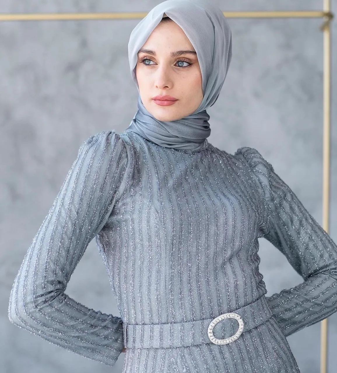 Zambak Abiye💕
Işıltı şeritli,tüm fizikleri zarifçe saran harika kalem elbisemiz yeni rengi zümrüt yeşiliyle ahunaredee
Detay güzellikleri ve harika renk seçenekleri kaydırmalıda💕
👉Koşulsuz İade veya Değişim
✈️Ücretsiz & Hızlı Kargo
☎️👉Whatsapp:+90 532 272 57 09
#tesettürabiyemodelleri #tesetturabiye #tasarımabiye #weddingdress #muslimweddingdress #kalemelbise #darelbise #sözelbisesi #nişanelbisesi#düğünelbisesi #muslimwear #hijabwear #kesfet#kesfetteyiz