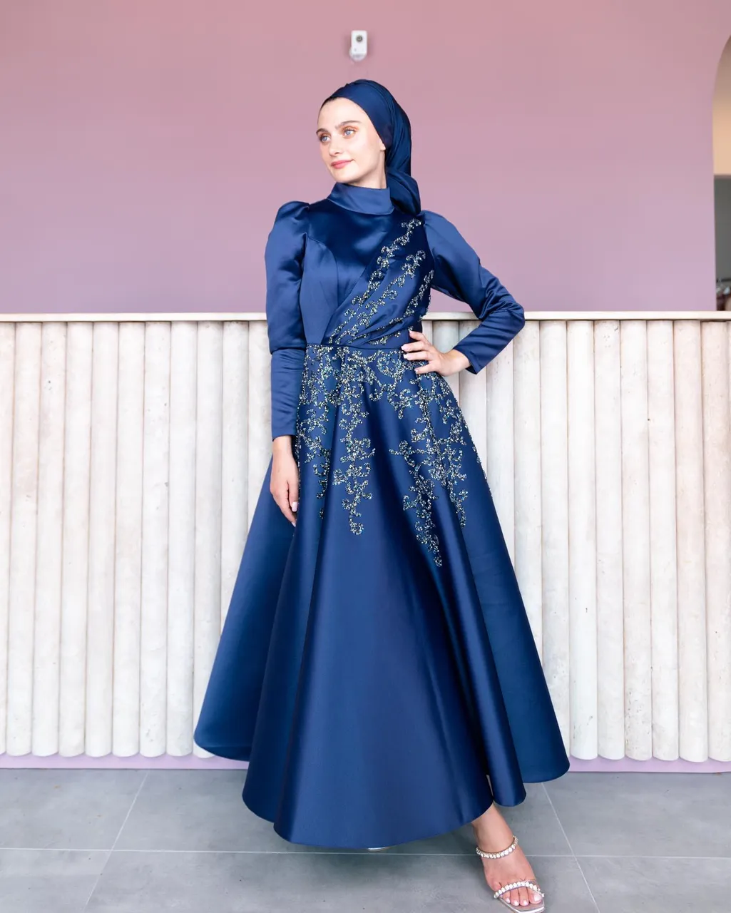 Volume Abiye💕
Hacimli kumaşı,gözalıcı ışıltılı işlemeleriyle volume abiyemiz lacivert asaletiyle en şıklardan💕
Nefis renk seçenekleri ve detay güzellikleri kaydırmalıda💕
👉Koşulsuz İade veya Değişim
✈️Ücretsiz & Hızlı Kargo
☎️👉Whatsapp:+90 532 272 57 09
#tesettürabiye#tasarımabiye #weddingdresses #muslimweddingdress #hijabwear #davetkıyafetleri#eveningdress #muslimwear #modestfashion #modesteveningdress #weddingdressgoals#sözelbisesi #nişanelbisesi #düğünelbiseleri #weddingdressmalaysia #kesfetteyiz #kesfetteyim#eveningdress #eveningdressmalaysia