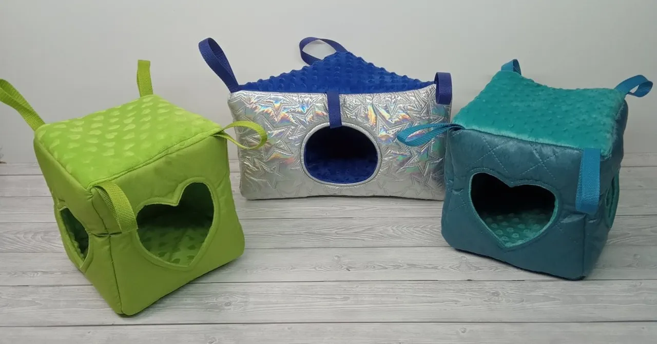 W klatce będzie kolorowo i wesoło. Komplet 3 domków leci sobie do nowych właścicieli🐾🐁🥰.
It will be colorful and cheerful in the cage. A set of 3 houses is flying to the new owners.
#guineapigcageaccesories
#cornerrathammock
#chinchillahut
#guineapigbed #domekdlaszynszyli
#domekdlaszczurkow
#domekdlaswinkimorskiej
#hamakdlazwierzaka