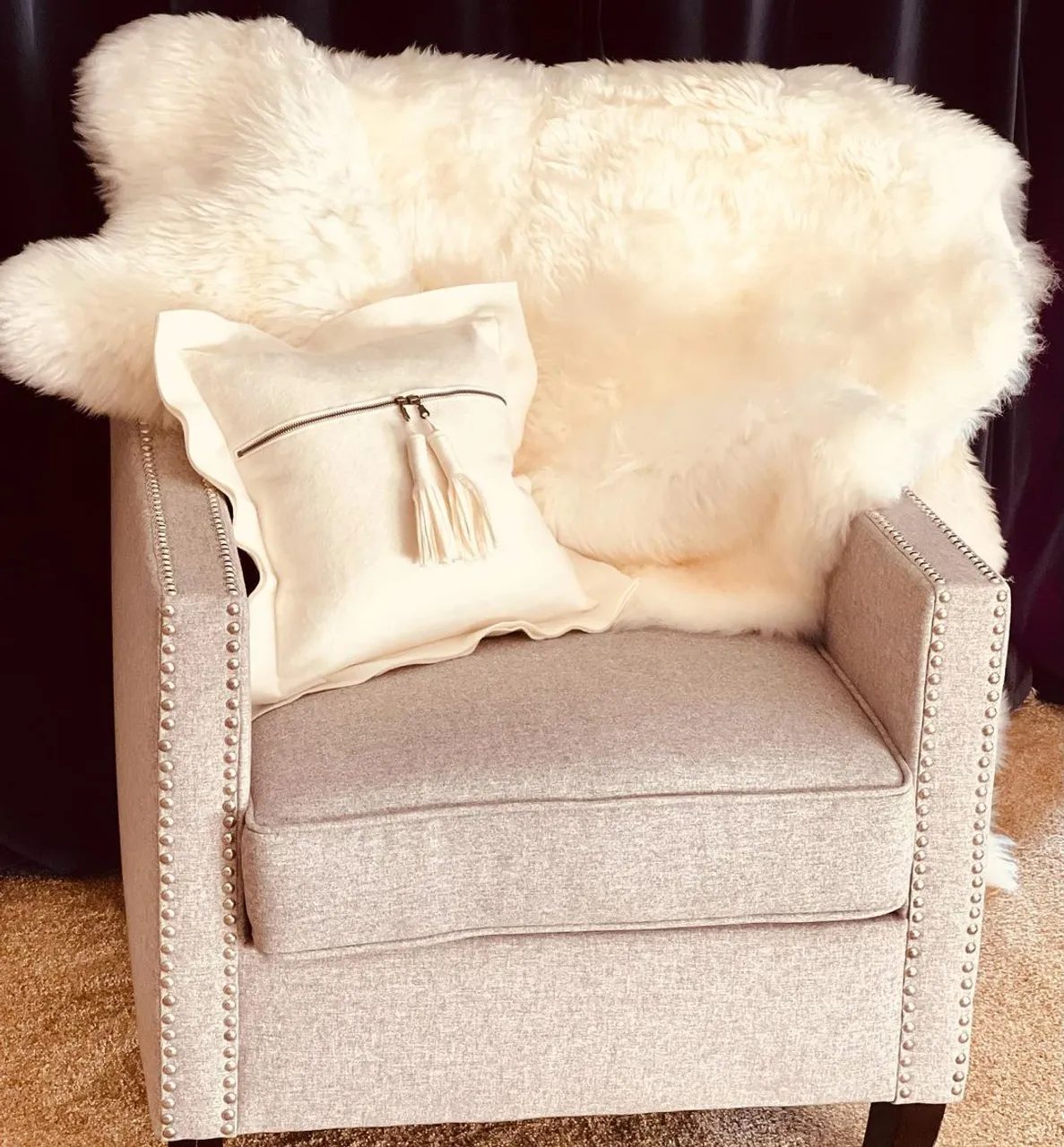 New California inspired wool pillows only at suedekloth.com!
#wool #giftideas #gift #madeinamerica #madeinusa #america #usa #handmade #custom #christmas #christmasdecor #whitedecor #homedecor #nursery #nurserydecor #wedding #weddinggiftidea #brass #mnmade