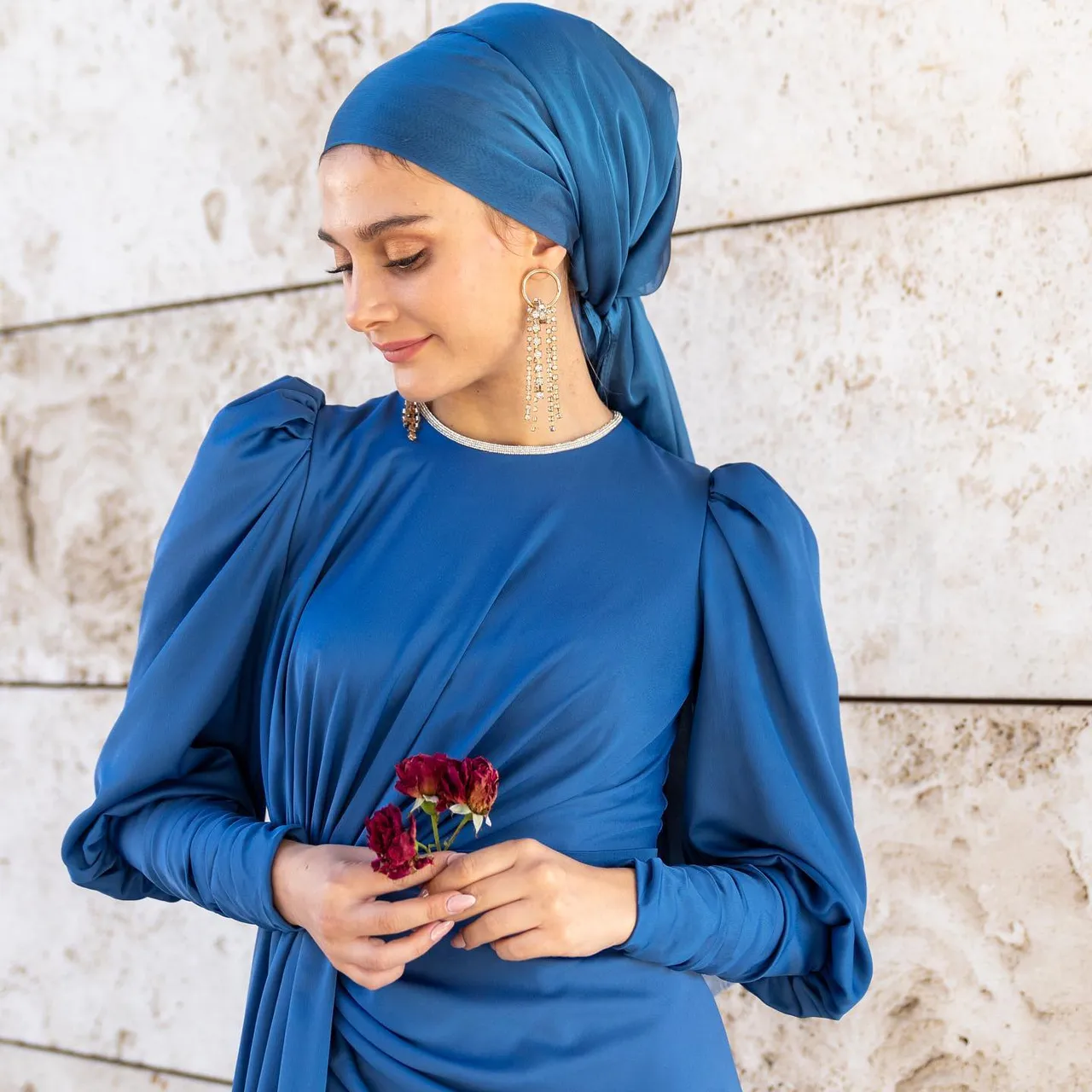 Lavin Abiye😍
Fiyat: 1200 TL (≈66 €) 💳
Hatlarınıza zarif bir silüet kazandıran ipek saten harika tasarım ahunarede
İlk alışverişinize özel 150₺ indirim ❤️
36-44 Beden Aralığı 💃
4 renk seçeneği (Sağa Kaydırın) 🌈
Türkiye ve Tüm Dünyaya Hızlı Kargo 🛩
Kredi Kartına Taksit İmkanı

Lavin Hijab Evening Dress😍
Price: 65€ 
38-44 EU Sizes Available
4 Color Option 🌈
Wordwide Express Delivery 🚚 
#tesettürabiyemodelleri #hijabfashion #hijablove #tesetturbutik #tesetturnisanlik #hijab #weddingdress #muslimweddingdress #hijabwear #tasarımabiye #eveningdress #eventdress