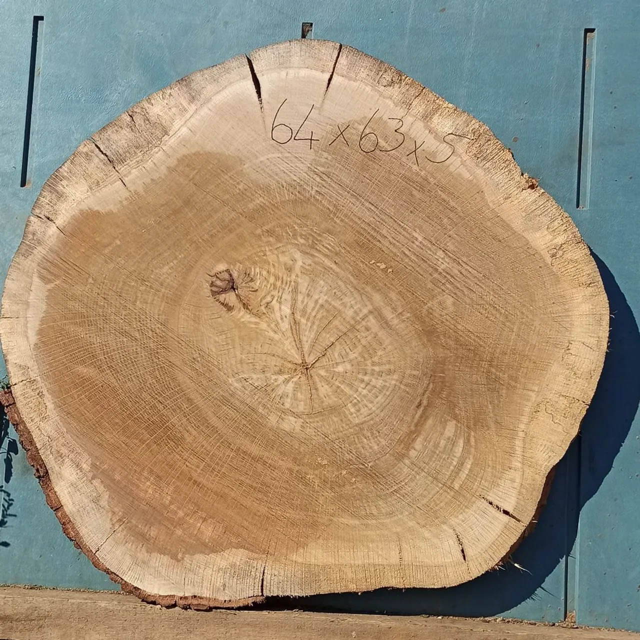 Antik meşe 4 yıllık kuru.
.
.
.
.
.
.
.
#wood #epoxy #ahşap #meşe #antikmeşe #kütük #epoxytable #masa #yemekmasasi #natural