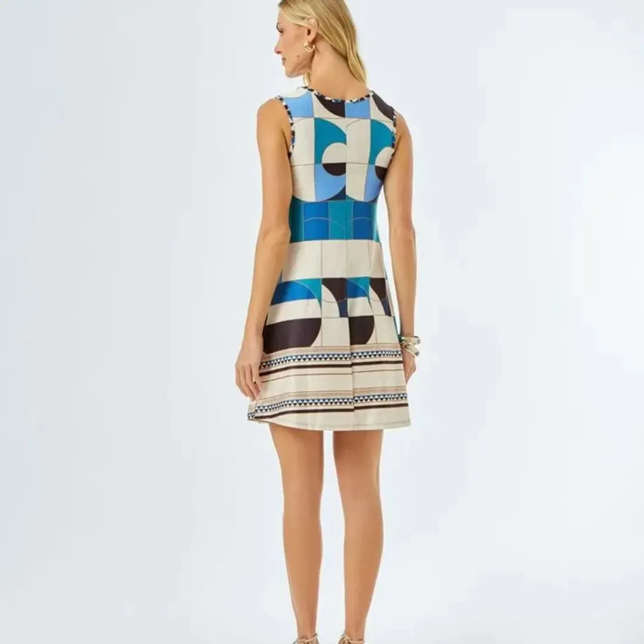 Elegant dress inspired by Brazilian colors.
.
.
.
.
#reddress
#over40style
#over50style
#over30style
#lookoftheday
#lookdujour
#fashionboutique
#luxurydress
#luxuryfashion
#luxuryfashionstyle
#luxuryfashionbrand
#summerfashion
#summeroutfit
#summerdress
#fashiongram