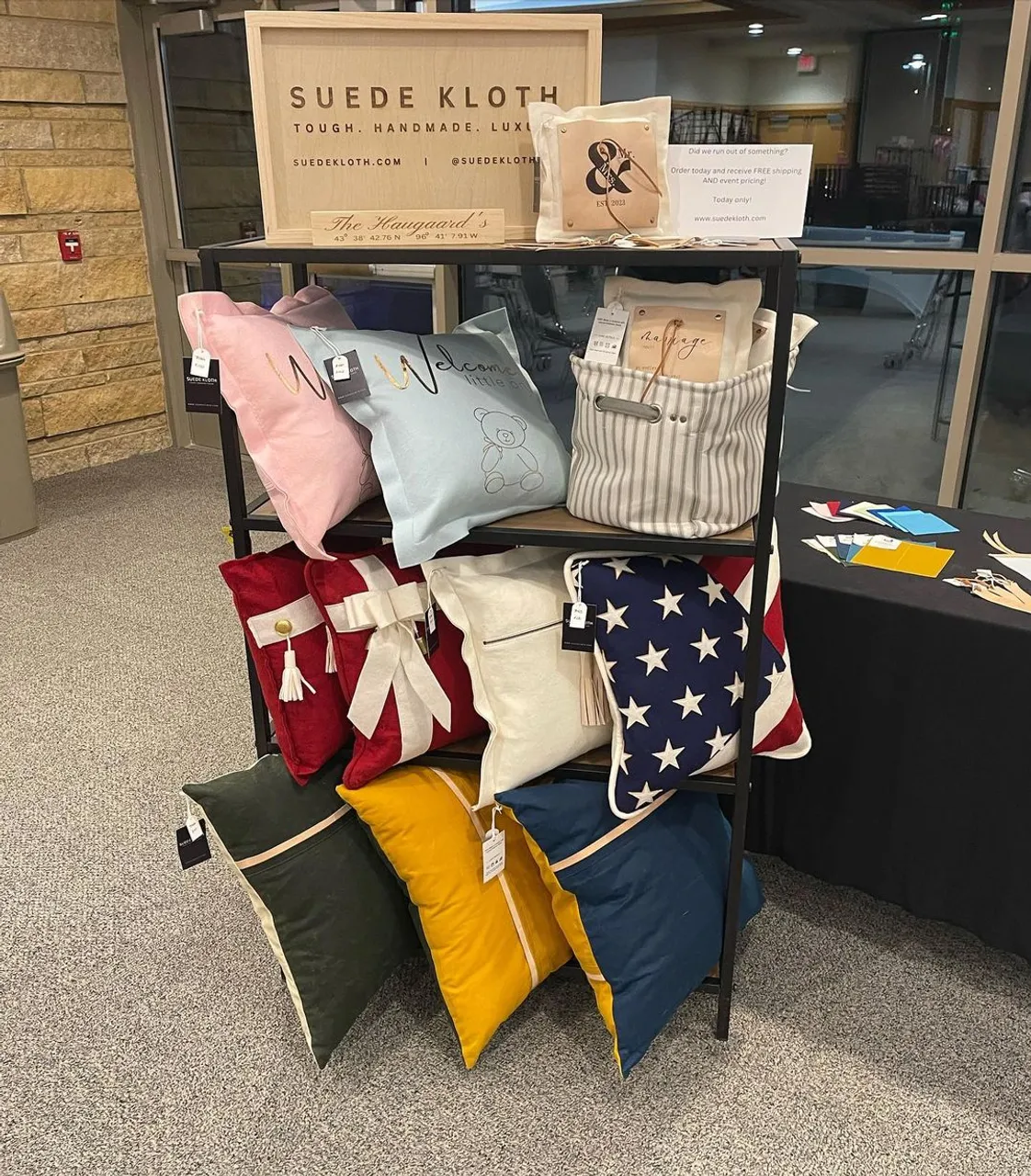 All set up and ready for a fun weekend at @rosecraftshows! Come check us and all the vendors out at the Eagan Community Center Saturday and Sunday 10-4
#craftfair #homedecor #pillows #eaganmn #vendor #shopping #handcrafted #sale #freeshipping
