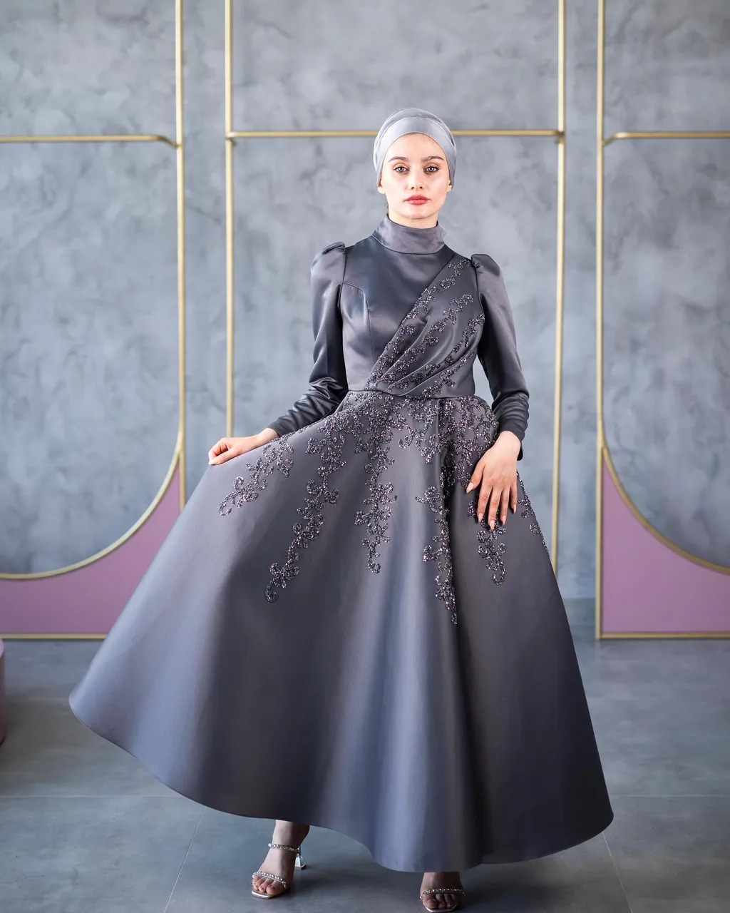 Volume Abiye💕
Hacimli etekler ve ışıltılı işlemelerin en güzel tasarımı şimdi nefis renklerle ahunarede
Detay güzellikleri,renk seçenekleri ve ışıltılı videosu kaydırmalıda💕

👉Koşulsuz İade veya Değişim
✈️Ücretsiz & Hızlı Kargo
☎️👉Whatsapp:+90 532 272 57 09
#tesettürabiyemodelleri #tesettürabiyeelbise #tasarımabiye #weddingdress #muslimweddingdress #hijabwear #muslimwear #eveningdress #eveningdressmalaysia #eventdress #davetelbise #dugunelbisesi #sözelbisesi #nişanelbisesi #kesfetteyiz#abiyeelbise