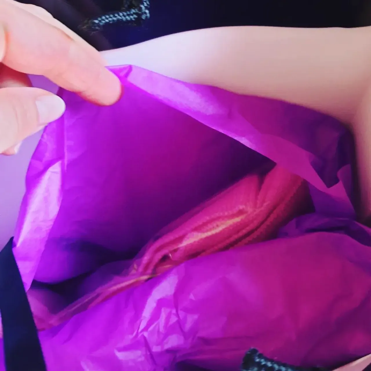 Christmas ready!
With the attempt to buy local, support small businesses and acquiring foreven pieces, I share with you my best kept secret @sxp.designs cashmere.
I have been a customer for the last 4 years and I have been over the moon with every piece bought. But this one....omg! The most amazing shade of pink. So now you also know my second secret, my pink obsession. Don't hesitate to find out your next cashmere piece by sxp designs and starts curating,  not consuming. 
#sxpdesigns #cashmereaddict #cashmere #madeinuk #madeinscotland #cashmereshawl #curated #scottishautumn #christmas #luxurybagheaven #pinkobsession #pinkcashmere