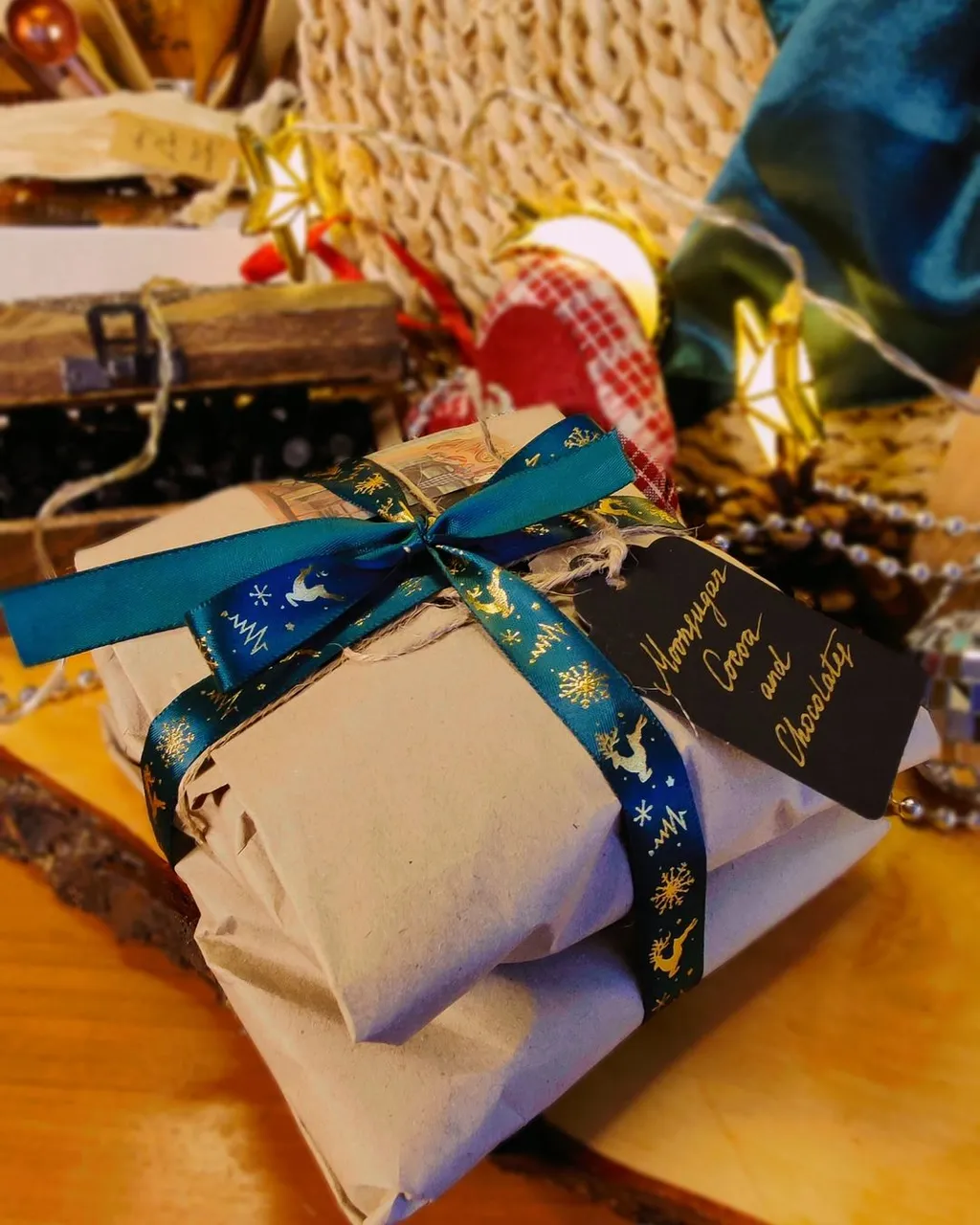 Never too early to add gift bundles, right? Cocoa blend + chocolates + soap bar + wax melts = I'm all ready for cozy fall/winter evenings, and they'll come much sooner than you expect, as always 🫖
--------

#etsy #smallbusiness #christmasgift #witchergifts #skyrimgifts #lotrgifts #ghibligifts #harrypottergifts 
#giftbundle #fantasy #theelderscrolls #skyrim