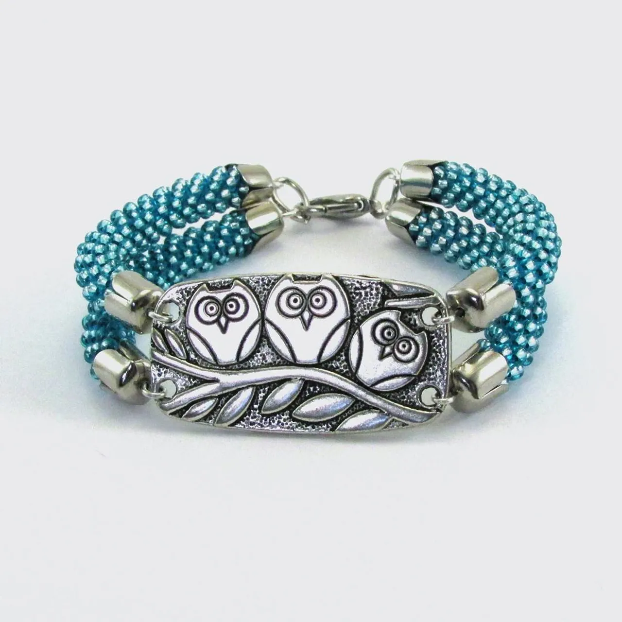 Итак, я снова в строю. Открываем сезон украшений сАвешником #совы #совушки #owl #beads #бисер #браслетизбисера #jewelry #украшенияручнойработы #handmade #handmadejewellery #jewellery #сова #савешник #бирюзовый #бирюзовыйбраслет #украшенияссовами #handmademoscow