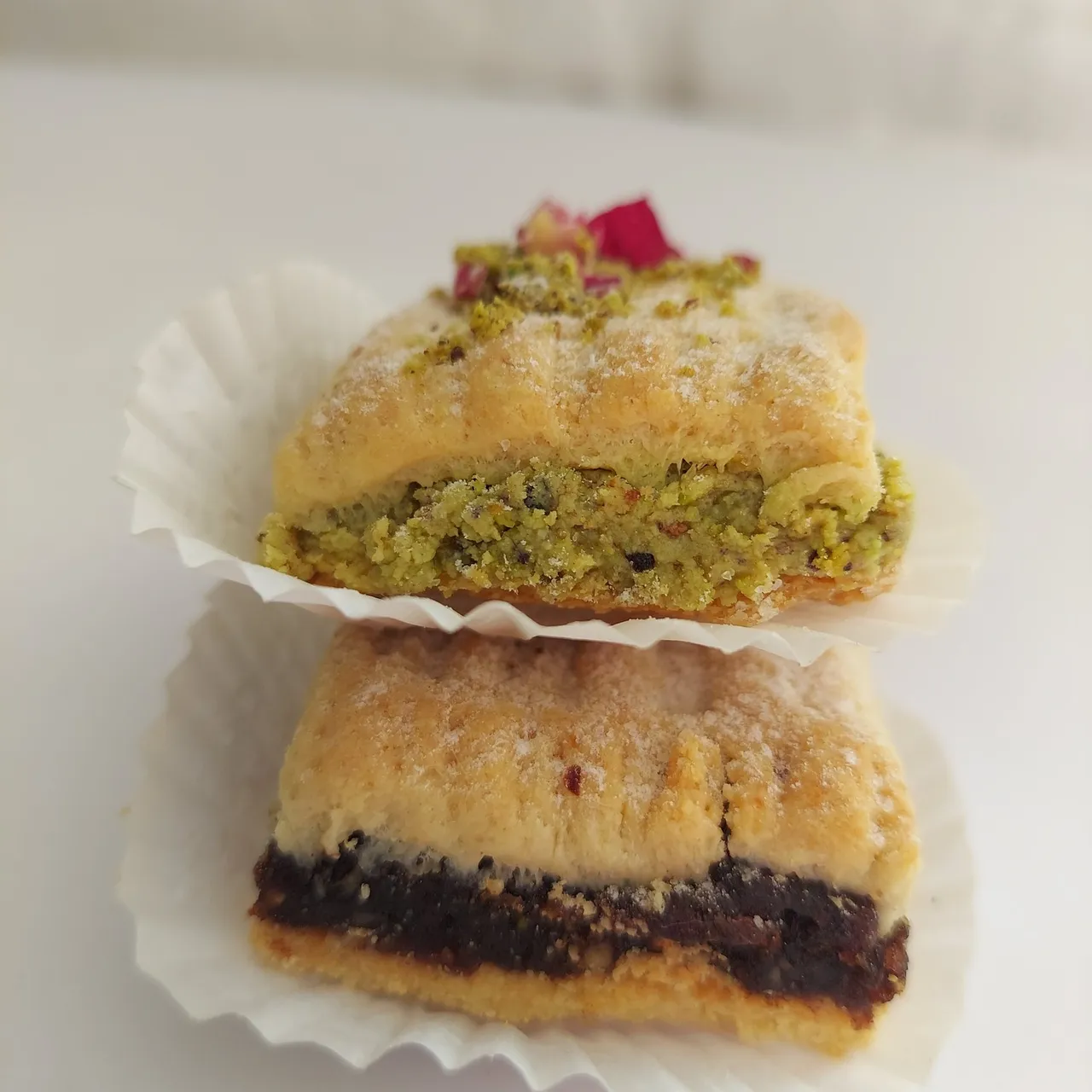 20 Pcs Maamoul Madd Dates| Handmade Sweet Stuffed Cookies with Semolina and Nuts, Christmas Gift, Holiday Cookies Gift, Ramadan Aid Gift

#etsy #etsyshop #etsyseller #etsysellersofinstagram #homemade #turkishfood #algerianfood #tunisianfood #maroccansnack #maamoul #stuffedcookies #cookies #christmascookies