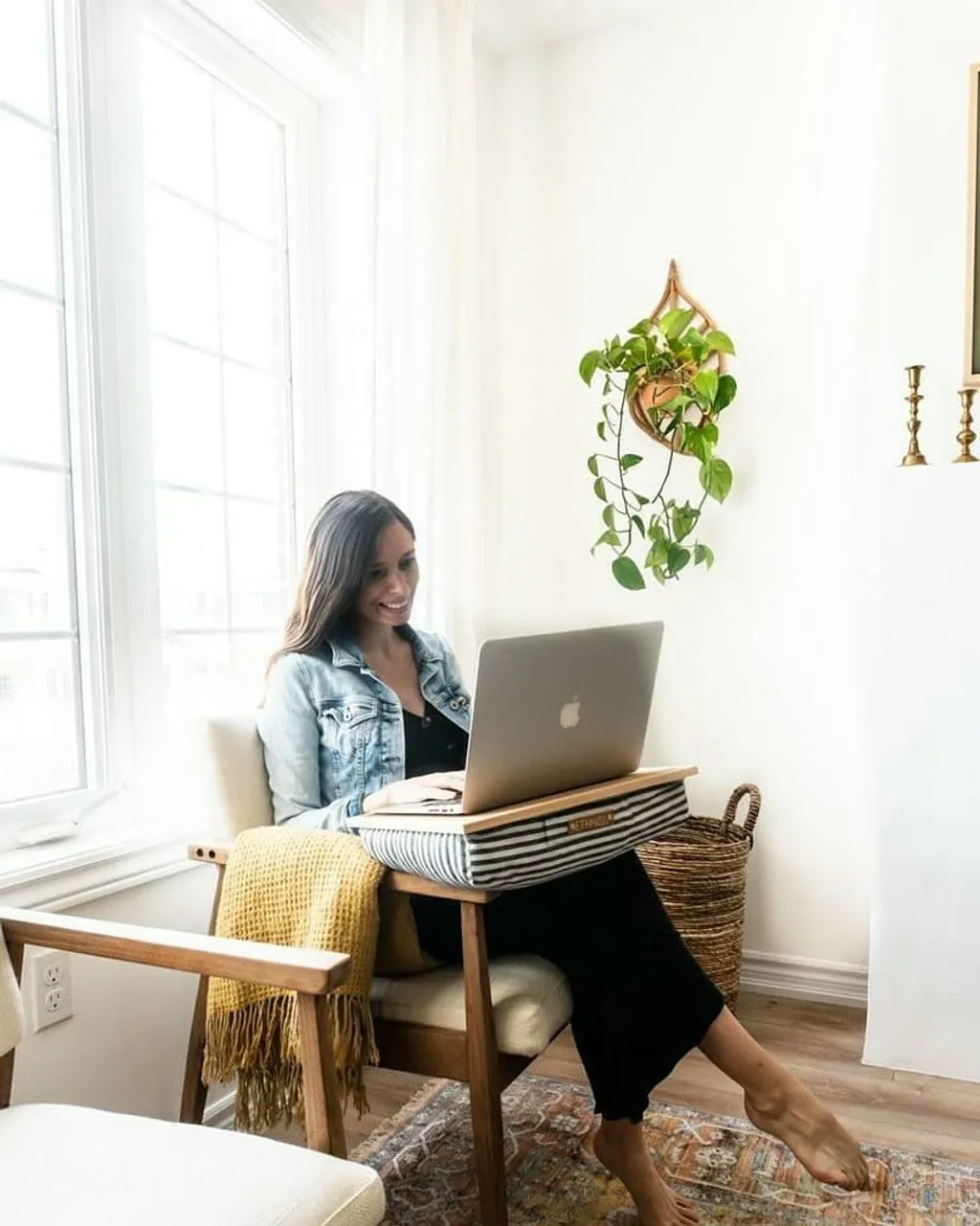 When things gets comfortable, there's no reason to leave home.
Our comfortable laptop trays comes in different textures, tap to shop🖤

Thanks to beautiful @lavander_julep for the lovely photo❤
.
.
.
.
.
.
.
.
.
.
.
.
.
.
#homeware
#ethicallymade
#homeaccesdories
#workingfromhome
#intriordesign
#whitelivingroom
#myoverlookedhome
#inmydomain
#ourspaceourplace
#shareyourhomestyle
#myplantlovinghome
#apartmenttherapy 
#styleithappy
#bohoismyjam
#mylovelyneutrals
#bohomeetsmodern
#boholiving
#bohostyle
#interiordetails
#modernlook
#ethnicadesigns
#thesimplenaturalhome
#תלאביב