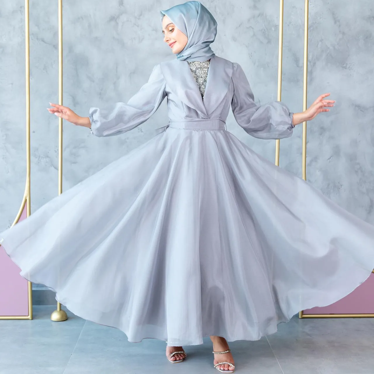 Candy Abiye💕
Organze kumaş uçuşluğunda,taşlı yaka işlemesiyle prenses olmak isteyenlere özel💕
Renk sçenekleri ve detay güzellikleri kaydırmalıda
👉Koşulsuz İade veya Değişim
✈️Ücretsiz & Hızlı Kargo
☎️👉Whatsapp:+90 532 272 57 09
#tesetturabiye #tasarımabiye #weddingdress #muslimweddingdress #muslimwear #hijabwear #tasarımabiye #eventdress#muslimdress #eveningdress#eveningdressmalaysia#sozelbisesi #nişanelbisesi #kesfetteyim#kesfetteyiz