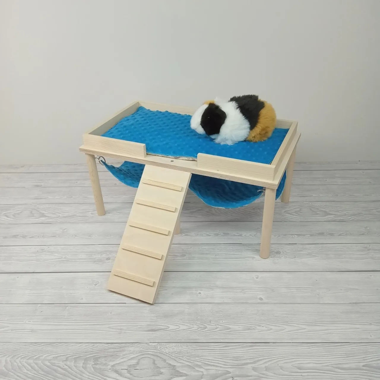 Podwójny hamak.
Double hammock.
#guineapigcageaccesories
#cornerrathammock
#chinchillahut
#guineapigbed
#domekdlaswinkimorskiej
#hamakdlazwierzaka
#drewnianyhamak
#drewnianydomek
