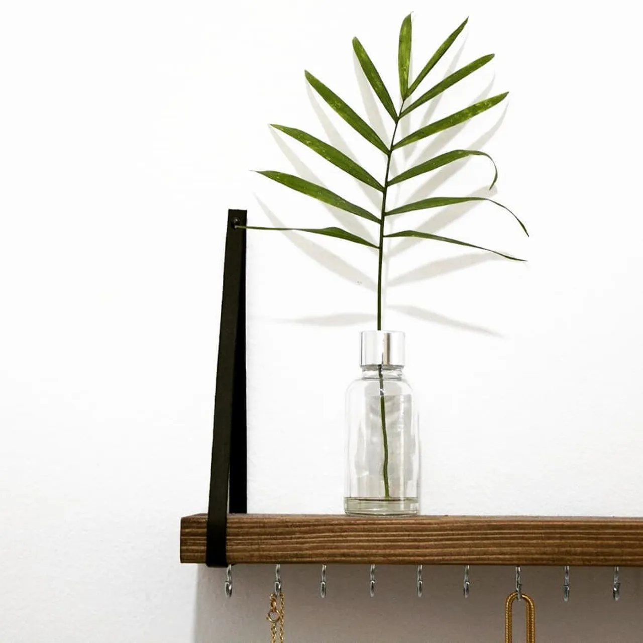 SIMPLICITY is the key to any successful creation.
Two years ago, I designed this jewelry shelf,
I knew it would be a practical and special product but I didn't believe it is going to be that attractive!
Link in our bio >
.
.
.
#ethnicadesigns #jewelryaddict
#jewelry lover #handcraftedwithlove
#handcraftedgifts #handmadecrafts
#handmadework #woodartist
#jewelrydesk #homedecorhandmade
#woomangift