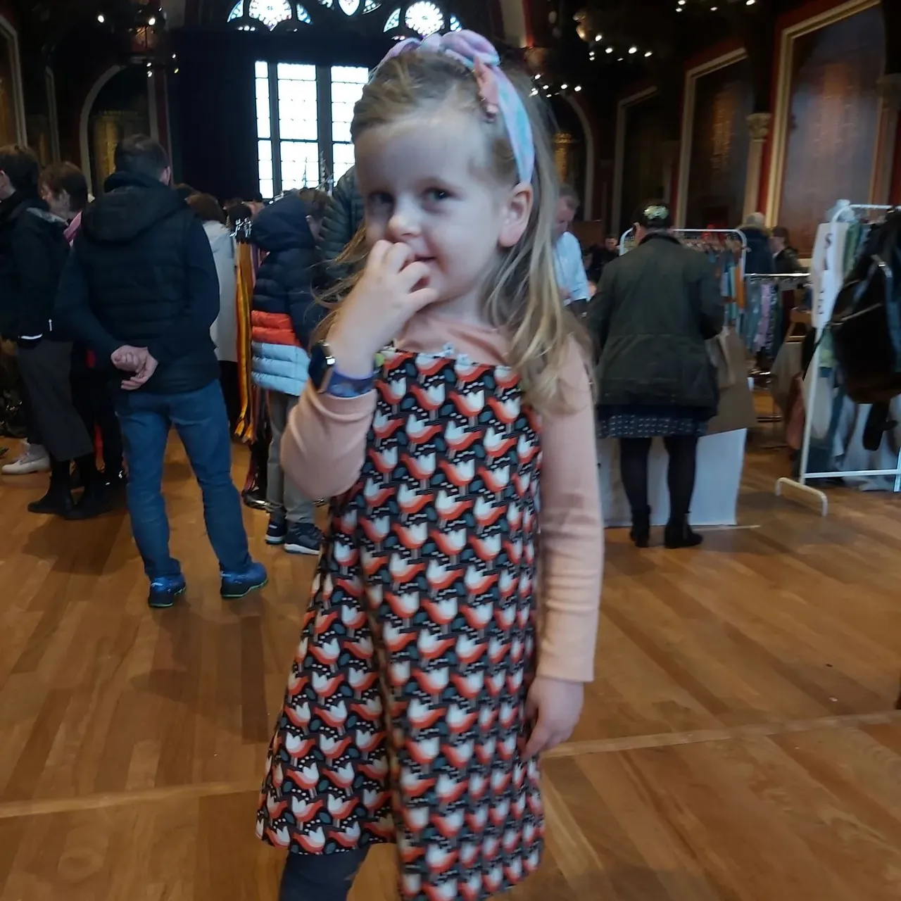 A very happy customer who couldn't wait to try on her new reversible pinafore dress at @dulwich_college_christmas_fair
#reversibledress #reversiblepinafore #happy customer #needlecordpinafore #childrenfashion #retrokidsclothes #handmadechildrensclothes