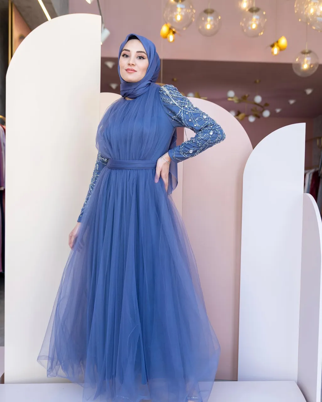 Prenses Abiye💕
Petek tülden harika kol detaylarıyla yeni  tasarım ahunare online ve mağazada💕
#tesetturabiye #weddingdress #weddingown