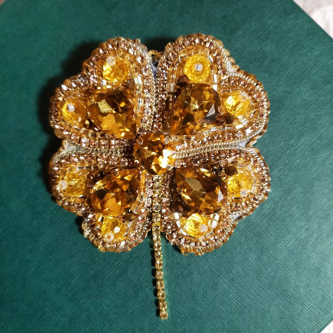 В серые дождливые будни хочется ярко-золотого. И вот уже готов радовать и украшать новый солнечный цветок.  Ищет место в гардеробе. 
В наличии.
🇺🇦🇺🇦🇺🇦Для заказа по Украине 
https://shafa.ua/member/olgashulgina20
И https://shulginaolga2.crafta.ua/
Или пишите в Директ. 
🌏🌏🌏🌎🌎🌎🌍🌍🌍🌍🌍🌍
Delivery around the world and available for orders. 
https://www.etsy.com/shop/DigiUniquePrintBox?ref=seller-platform-mcnav #embroiderybrooch #брошьсбисера #брошьукраина #купитьброшь #брошьвподарок #брошьспайеток #брошьсвоимируками #вышитаяброшь #брошьхендмейд #handmadebrooch #beadedbrooch #buybrooch 
#embroiderybrooch 
#masterra
#happyhobby
#chudo_lavka