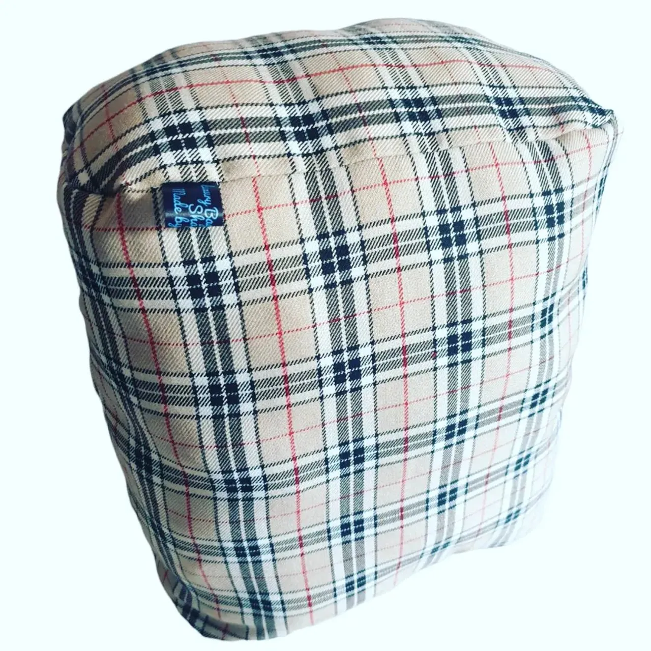 New challenge, a rectangular shaper pillow for a Noe New Model. Done ✔
Now available for ALL noe sizes on www.Luxurybagheaven.com 
Shaper pillows tab 
#noe #lvnoe #lvpetitnoe #petitnoe #noegm #shaperpillow #tartan #madeinscotland #newshape #lvmonogram #madeinuk