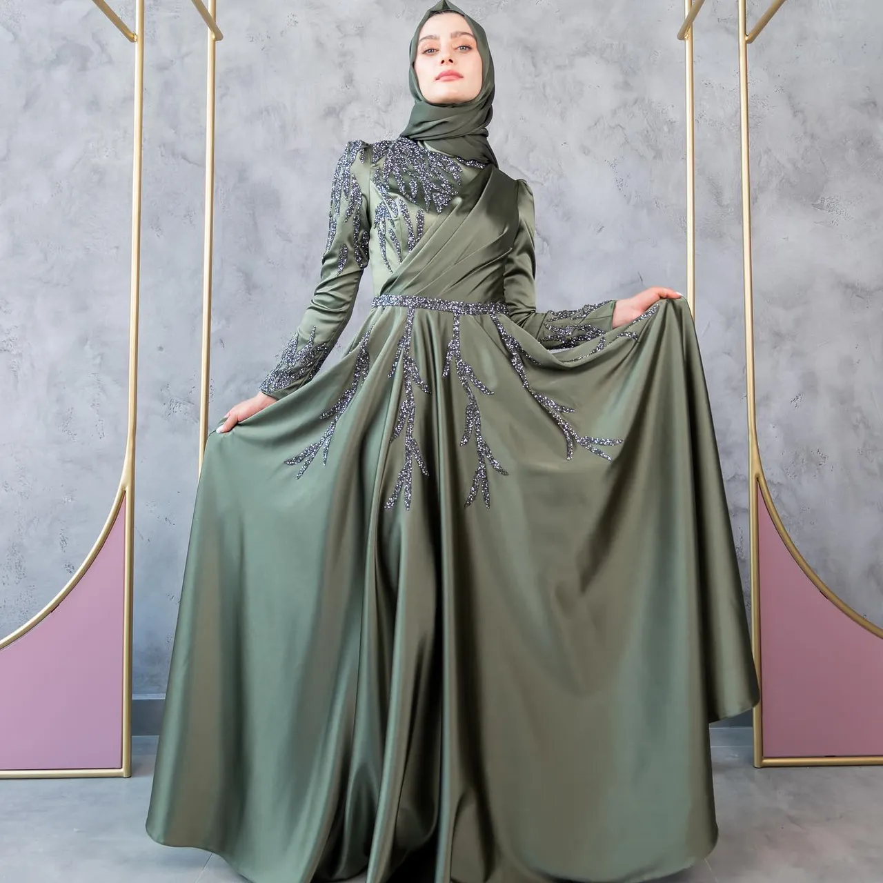 Hazal Abiye💕
Ama eteklerimiz uçuşunca kumaşımızın güzelliği bir nebze gözükmüyor mu🤗
İşlemeleri ve kesimi o kadar güzel kii klasiklerin baştacı diyebiliriz💕
Detay güzellikleri ve renk seçenekleri kaydırmalıdaa

👉Koşulsuz İade veya Değişim
✈️Ücretsiz & Hızlı Kargo
☎️👉Whatsapp:+90 532 272 57 09
#tesetturabiye#tasarımabiye #weddingdresses#modestdresses #modestclothing #muslimweddingdress #hijabwear #muslimwear #modestclothing #eveningdress #eveningdressmalaysia #eventdress #sözelbisesi #nişanelbisesi #davetelbise #kesfetteyiz