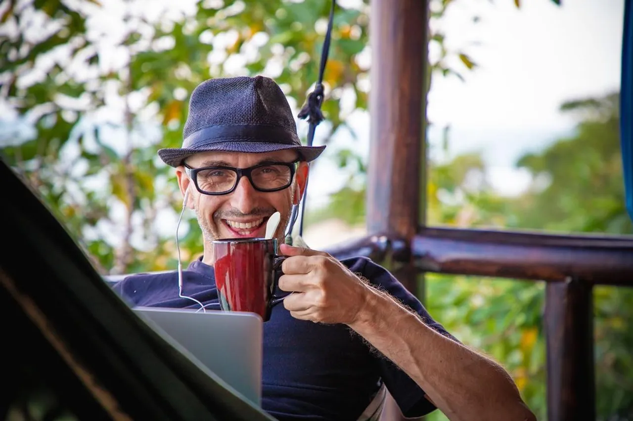 Mit Spoondrink ins neue Jahr 2022 gestartet … das sind wir 🙃
Wie sieht’s bei euch aus? Habt ihr den Jahreswechsel gut überstanden? Und: seid ihr bereit für ein fantastisches Spoondrink-Jahr voller Neuerungen?
#Spoondrink #Löffeltee #TeeImLöffel #TeeZeit #TeeLiebe #TeeTrinken #TeeLiebhaber #TeeKultur #Tee