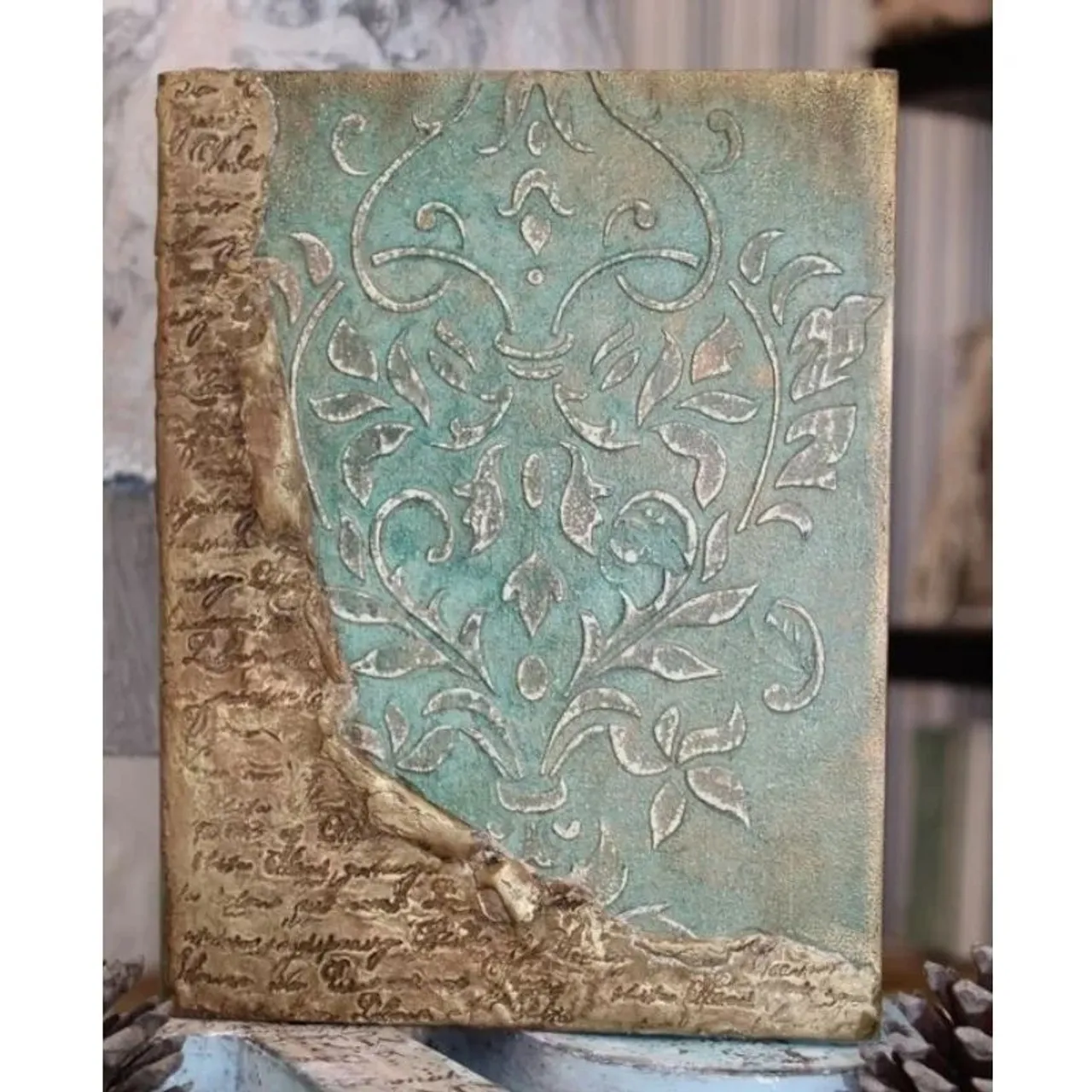 Για να θυμηθούμε κουτιά βιβλία που άφησαν την δική τους ιστορία στο Xeirokamoto. Παλιά και νέα αλλά όλα τους αγαπημένα με πολλούς θαυμαστές! #woodenbook #crafts #mixedmedia