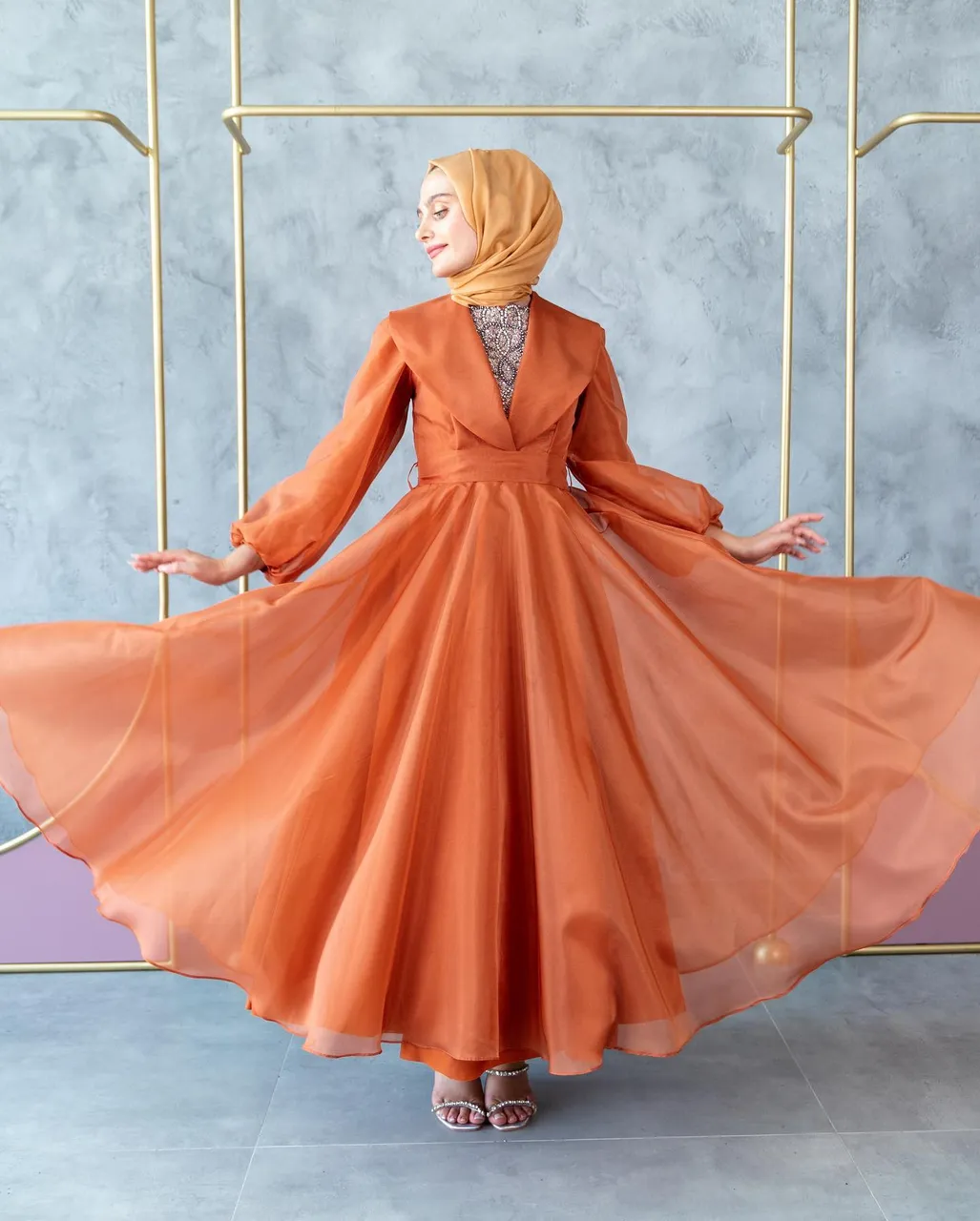 Candy Abiye💕
Organze kumaş uçuşluğunda,taşlı yaka işlemesiyle prenses olmak isteyenlere özel💕
Renk sçenekleri ve detay güzellikleri kaydırmalıda
👉Koşulsuz İade veya Değişim
✈️Ücretsiz & Hızlı Kargo
☎️👉Whatsapp:+90 532 272 57 09
#tesetturabiye #tasarımabiye #weddingdress #muslimweddingdress #muslimwear #hijabwear #tasarımabiye #eventdress #eveningdress#eveningdressmalaysia#sozelbisesi #nişanelbisesi #kesfetteyim#kesfetteyiz