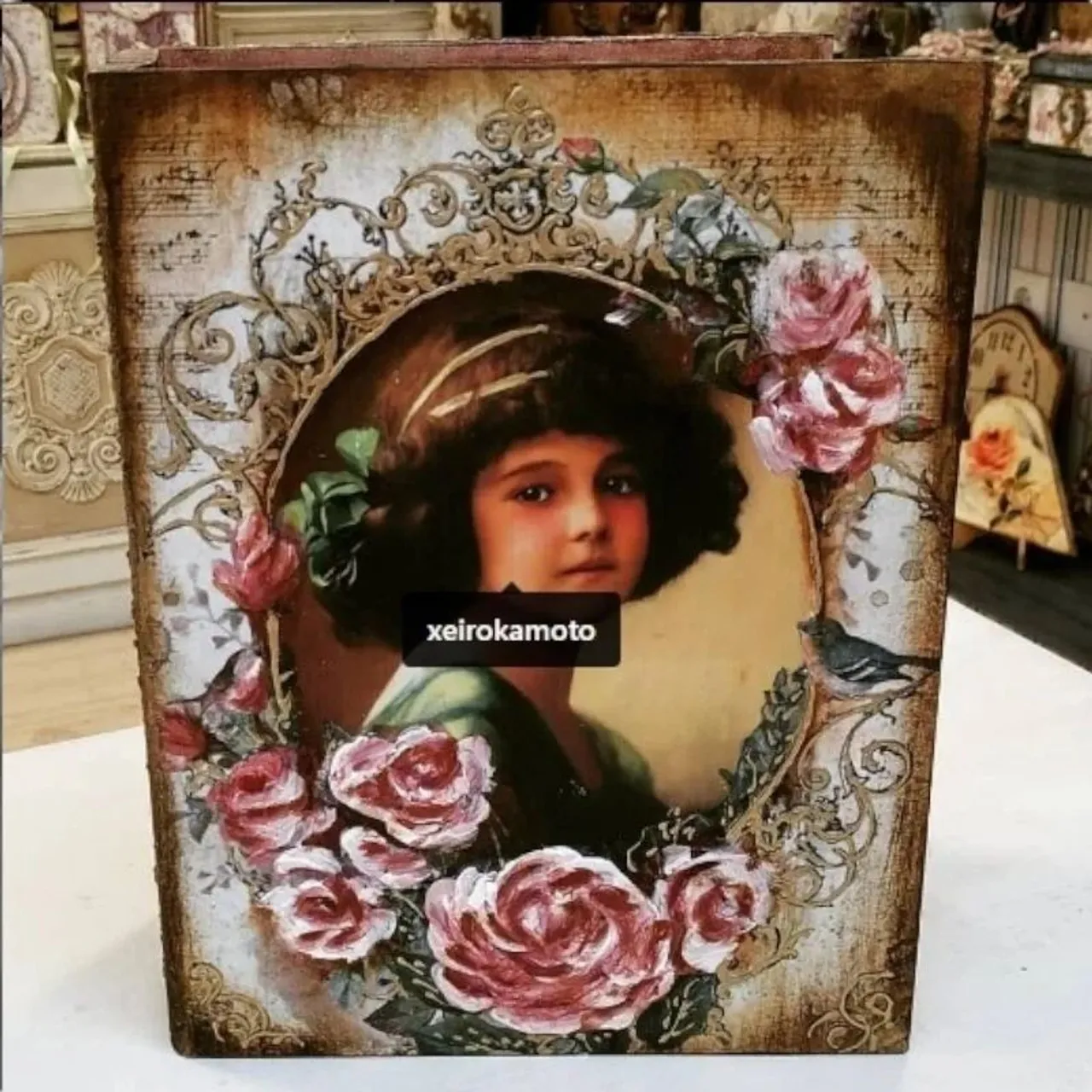 Για να θυμηθούμε κουτιά βιβλία που άφησαν την δική τους ιστορία στο Xeirokamoto. Παλιά και νέα αλλά όλα τους αγαπημένα με πολλούς θαυμαστές! #woodenbook #crafts #mixedmedia