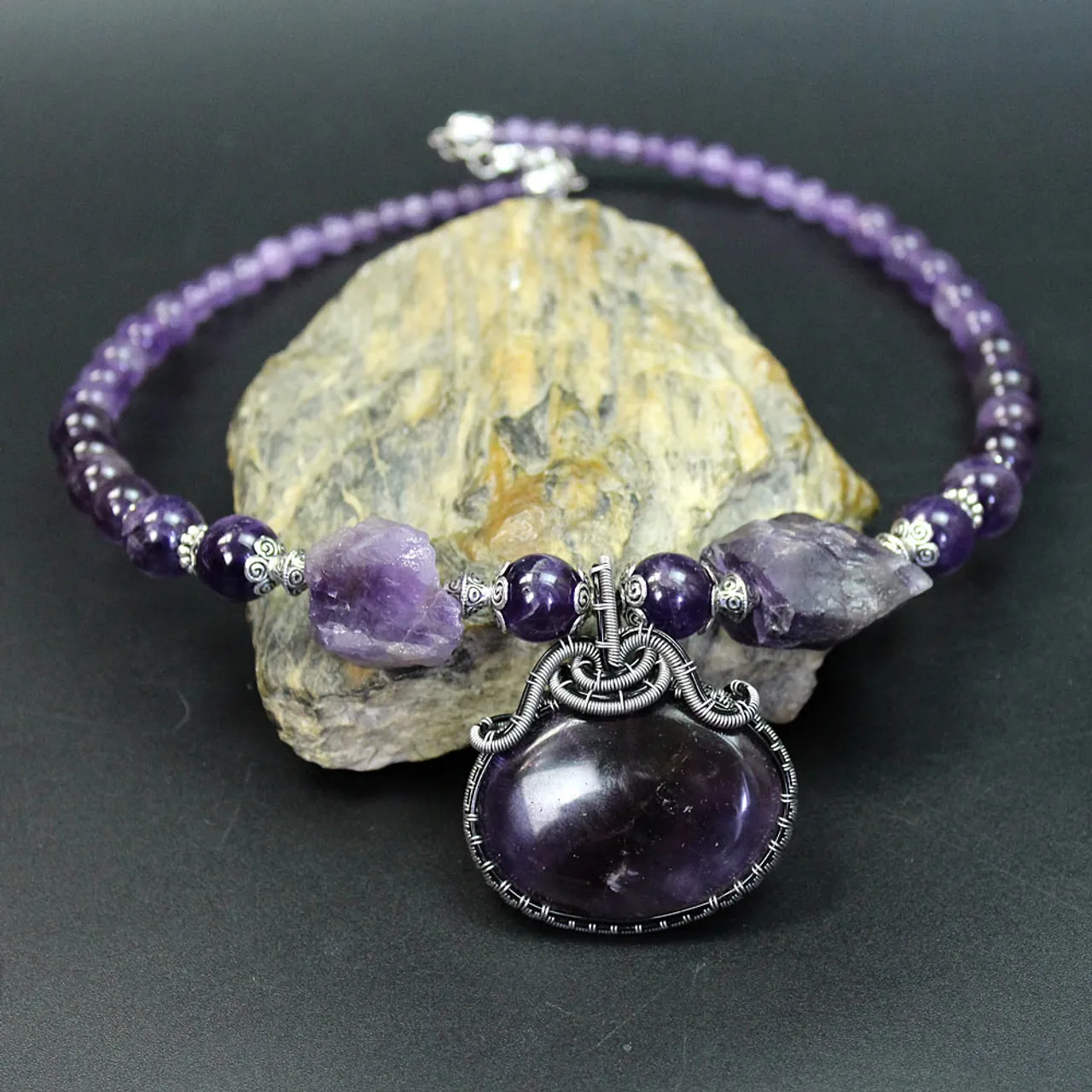 Handmade Wire jewelry. Wire Wrapped Stone Pendant.