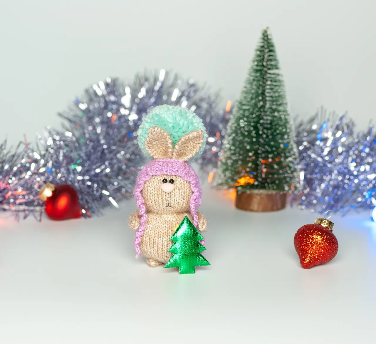 Christmas bunny🐰
#rabbit #bunny #crochet #crochetbunny #knittingbunny #knitting #amigurumicrochet #amigurumi #amigurumibunny #newyear #christmas #tomycatomy #present