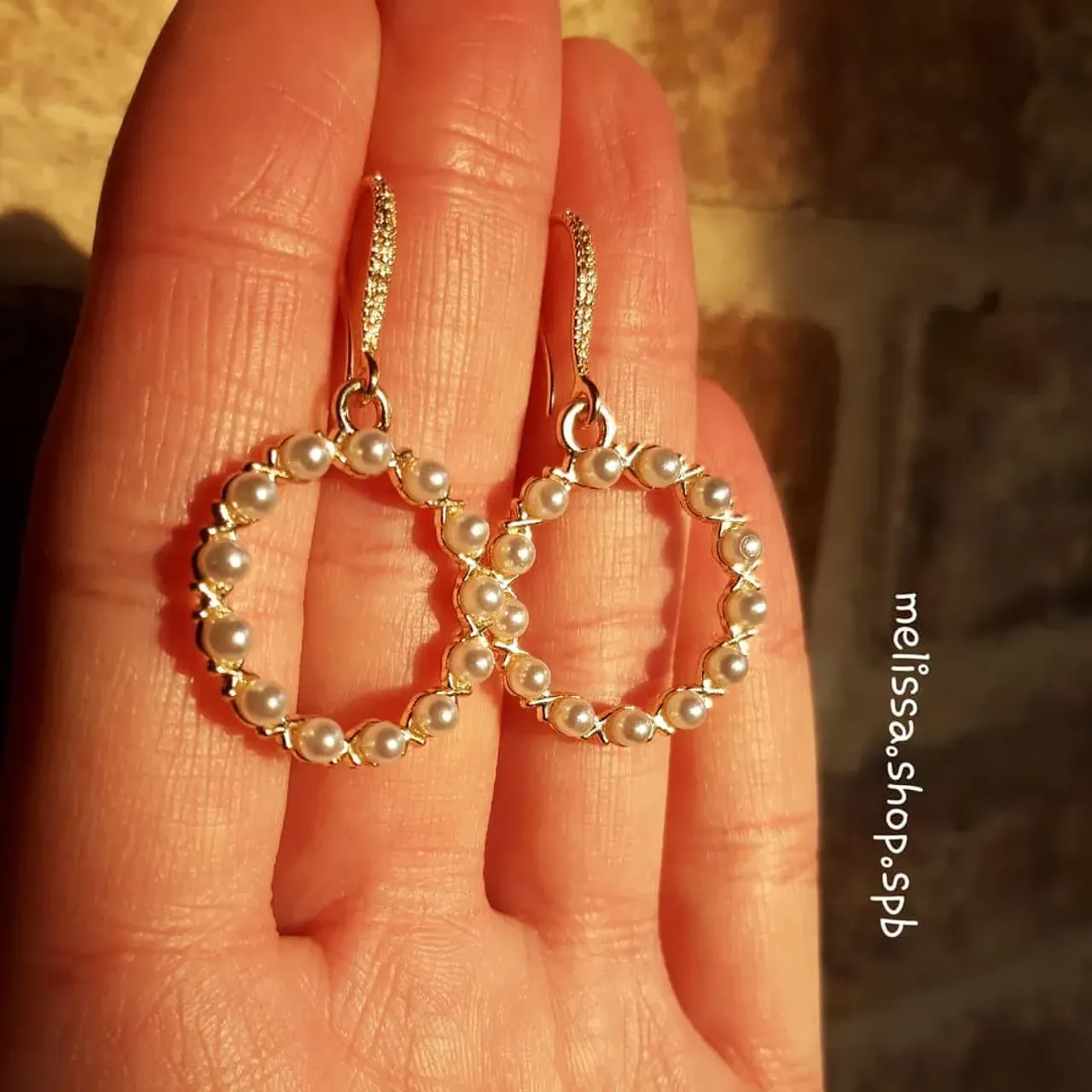 В лучах долгожданного солнышка ❤
.
#серьгикруглые #серьгикруглыеспб #серьгикольца