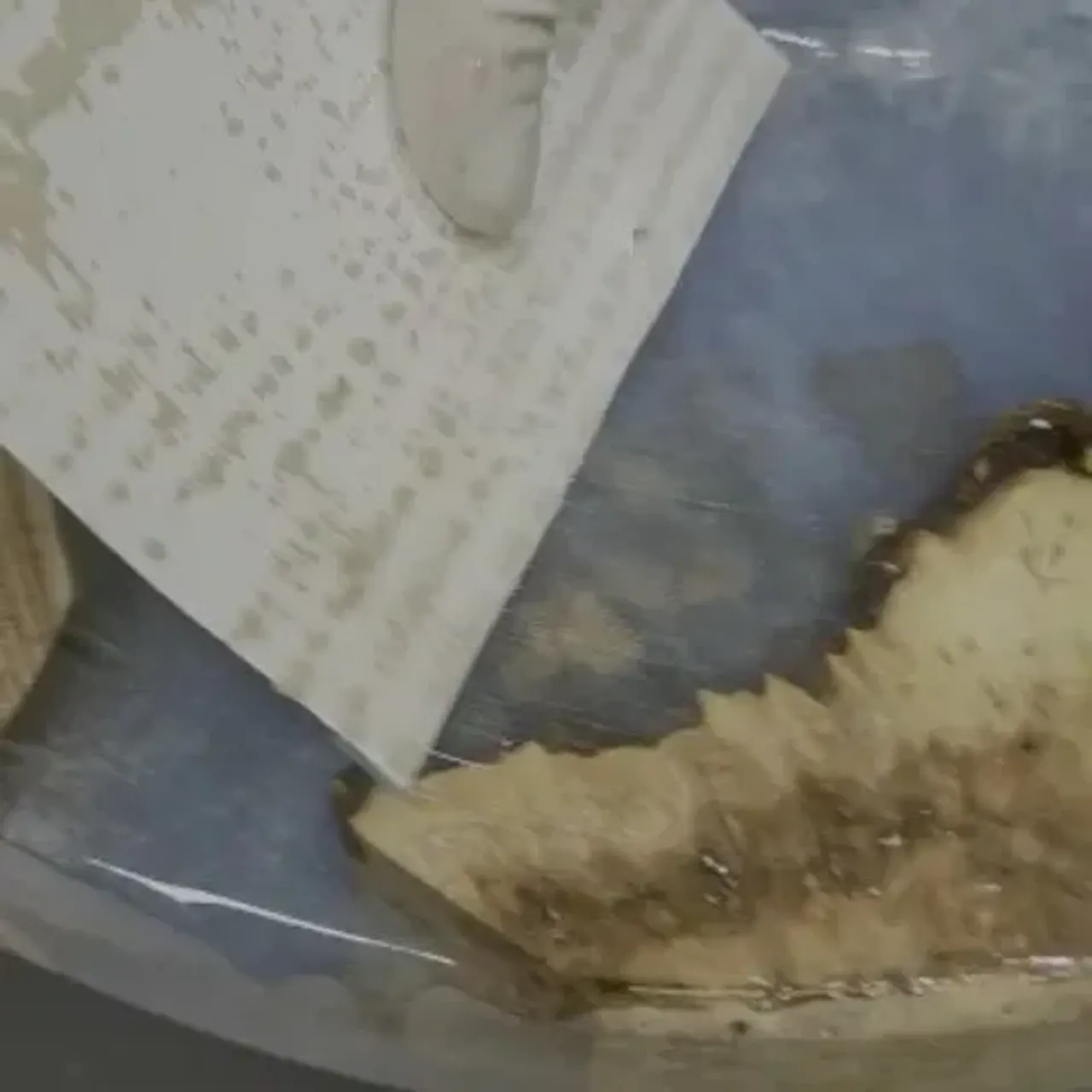 Процесс изготовления мебели из массива долог, трудоёмок, серьёзен, кропотлив и затратен, но это того стоит❗

Можно безгранично экспериментировать с материалами и создавать совершенно разные изделия, не похожие друг на друга. Эксклюзивность – главная особенность ручной работы.

В карусели видео и фото процесса изготовления наших столов. 

Хотите видеть больше производственных моментов?

#производство #столыреки #мебельизмассива #мебельназаказ #слэб #мебельизэпоксиднойсмолы #эпоксиднаясмола #дизайн #эксклюзив #ручнаяработа #столизмассива #мебельдлядома #мебельдлякухни #мебельдлякафе #мебельдлябара #мебельизмассиваспб