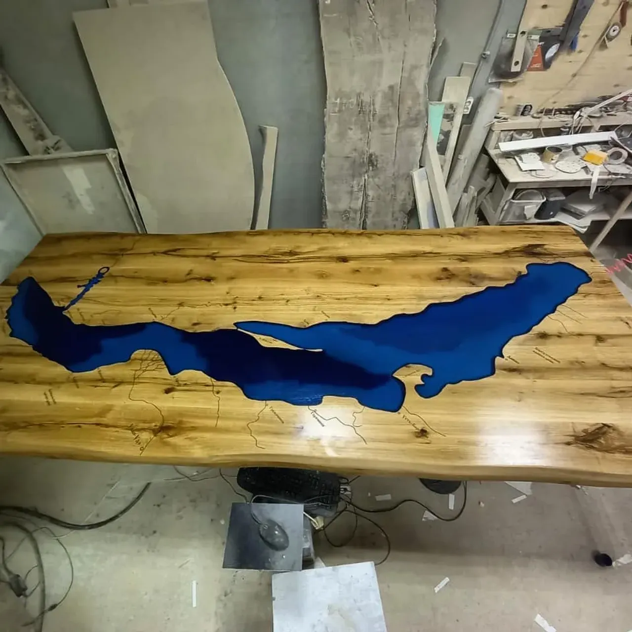 Вы 100% слышали о великолепии Байкала, старейшем и самом волшебном  озере в мире! 
По разным данным Байкалу от 25 до 35 млн лет, оно таит в себе массу тайн и загадок, про него складывают легенды...

Те, кто побывал на озере, влюбляются в него на всю жизнь. Байкал прекрасен в любое время года😍

Мы создали для вас шикарный стол с великолепным Байкалом! ✨✨✨

Такой стол станет гордостью хозяина и главным украшением интерьера.

Наши мастера вложили в него все свои умения. 
Это была долгая кропотливая работа. 

✍️Пишите в комментариях своё мнение о столе, нам интересно его знать.

❗❗❗СТОЛ В НАЛИЧИИ❗❗❗
___________________________________
Материал: дуб
Размер: 3500х1500
___________________________________
Цена: 350.000

Если у вас есть актуальные запросы на изготовление мебели из массива, пожалуйста, пишите в директ или переходите по ссылке в шапке профиля👆

Больше работ по хэштегу #slabinteriorspb

#столмечты #Байкал #столизмассива #украшениеинтерьера #столназаказ #шикарныйстол  #уникальныйинтерьер #уникальныйдизайн #дизайнинтерьераспб #дизайнинтерьера