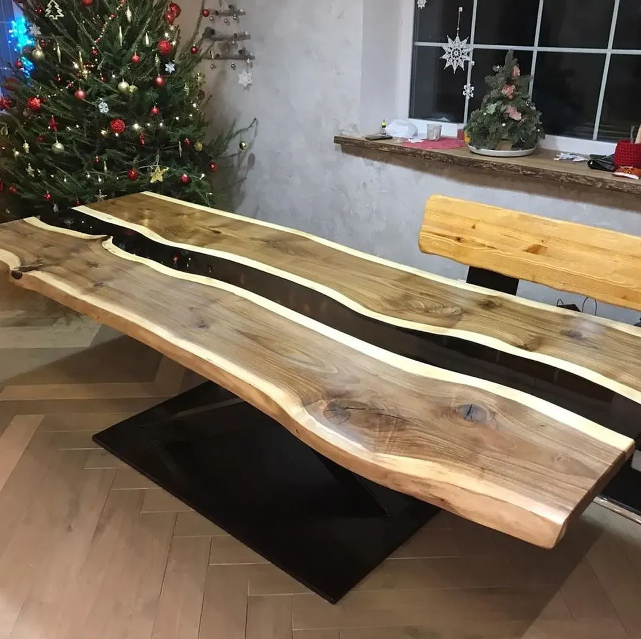 Вот такой правильный подарок сделали себе на новый год наши клиенты. 
Согласитесь. Идеально. 😌

@rimsha_wood
#r_w #rimsha_wood
#мебельназаказ #мебельиздерева #слэб #подарок #спил #стол #разделочныедоски #подаркииздерева #лофт #массив #столярнаямастерская