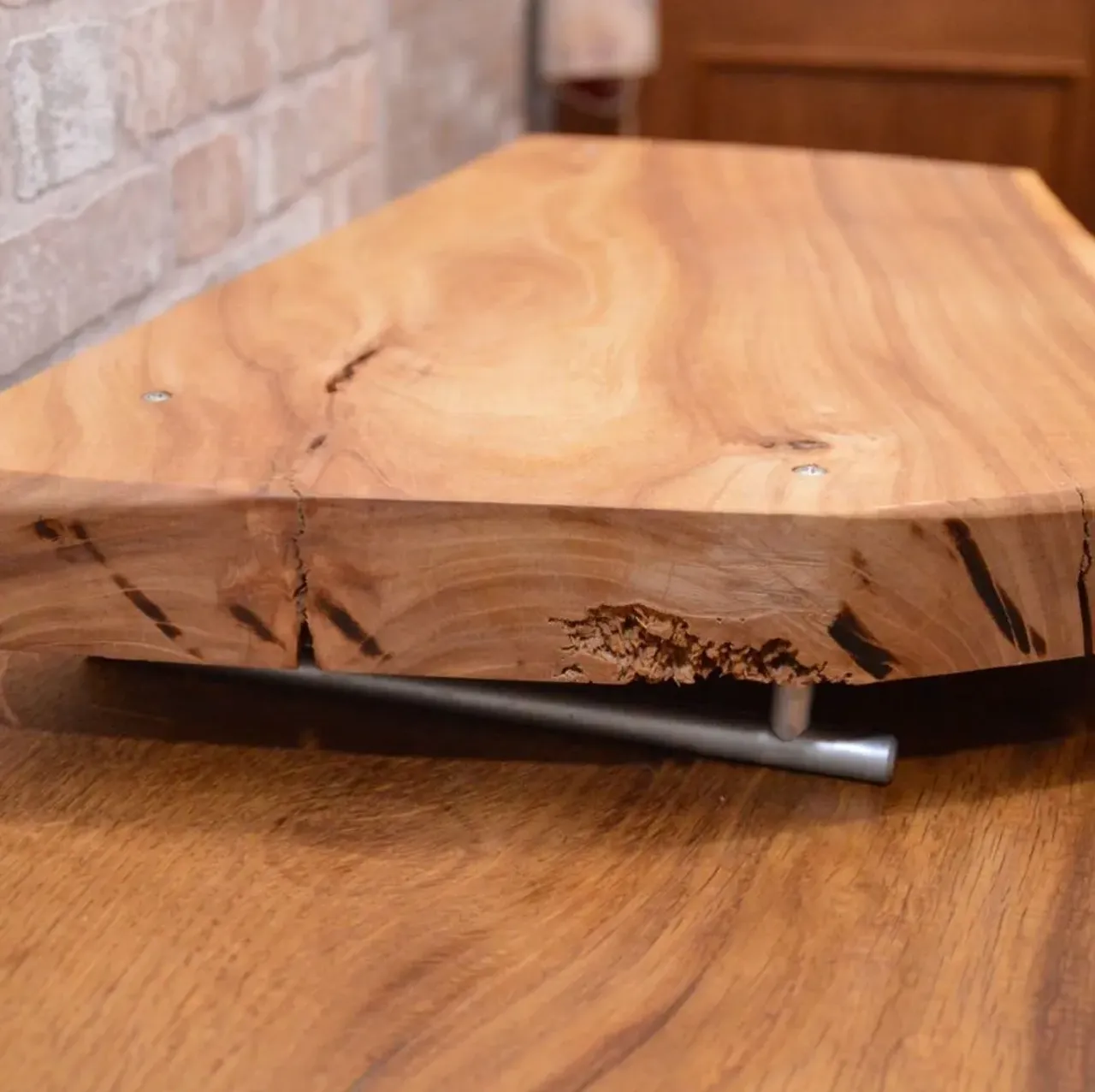 Друзья, новая порция разделочных досок и подставок под горячее. Приятный, полезный и атмосферный подарок для любого дома.

@rimsha_wood
#r_w #rimsha_wood
#мебельназаказ #мебельиздерева #слэб #подарок #спил #стол #разделочныедоски #подаркииздерева #лофт #массив #столярнаямастерская