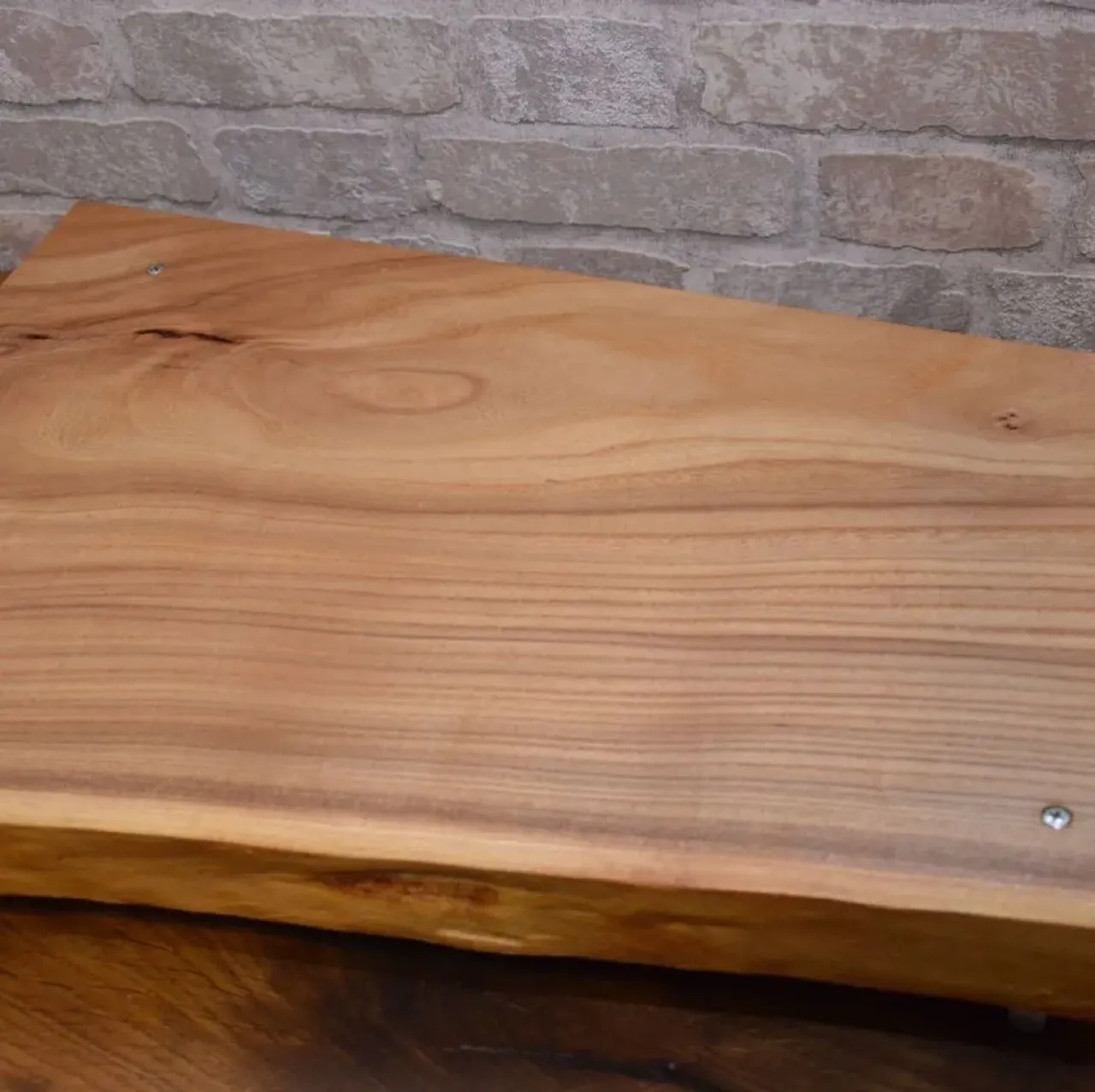 Друзья, новая порция разделочных досок и подставок под горячее. Приятный, полезный и атмосферный подарок для любого дома.

@rimsha_wood
#r_w #rimsha_wood
#мебельназаказ #мебельиздерева #слэб #подарок #спил #стол #разделочныедоски #подаркииздерева #лофт #массив #столярнаямастерская