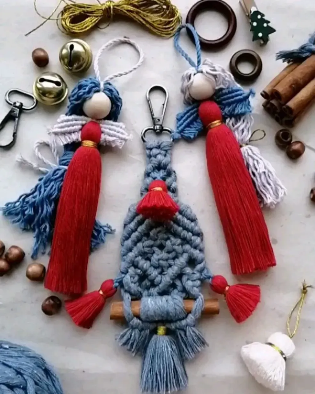 ВОЛШЕБСТВО НЕ КОНЧАЕТСЯ!!! 😊🎄
💚
Плетение ангелов и ёлок перед сном - отличное средство получения чудесных сновидений!) 👌👐
Сочетаешь хлопок, корицу, золотишко - и вот!!!
🥰🥰🥰
Результат налицо! ♥️💙❤️
На носу маркет, - тем более, - надо постараться!) ✔️✔️✔️
.
Для заказа пишите мне в Директ, я на связи!
🎄🎄🎄
#макраме
#рукоделие
#декор
#экозабота
#эко
#челябинск
#южноуральск
#новыйгод
#новогоднийдекор
#ангел
#бохостиль
#бохо
#хюгге
#панно
#macrame
#handmade
#macramedecor
#macrameart
#bohostyle
#boho
#decormacrame
#angel
#angels
#christmas
#уютныйдом
#уютности
#уютвдоме
