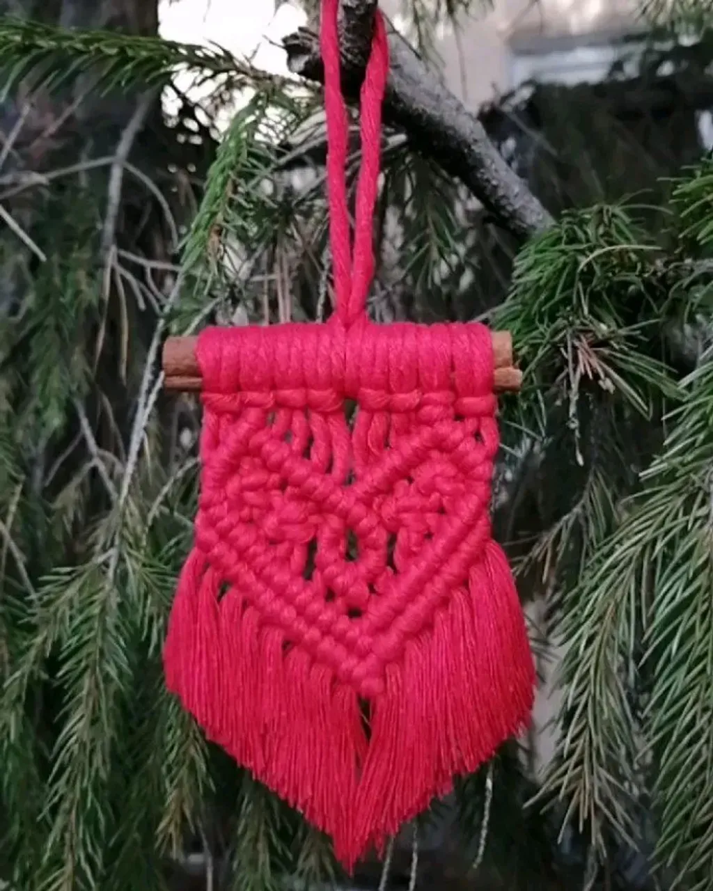 КРАСНОЕ... ♥️♥️♥️
ЦВЕТ любви...
Цвет огня...
Определённо, тема МИНИ-ПАННО на корице получает новый импульс... 😎
Чудесный шпагат от @island_galina_sh
❤️
#панно
#панномакраме
#мaкрамепанно
#декор
#аксессуары
#декор
#экозабота
#эко
#челябинск
#южноуральск
#новыйгод
#новогоднийдекор
#macrame
#macramedecor
#macramestyl
#handmade
#christmas
#angel
#корица
#минипанно
#bohodecor
#bohostyle
#boho
#принцессаспеций