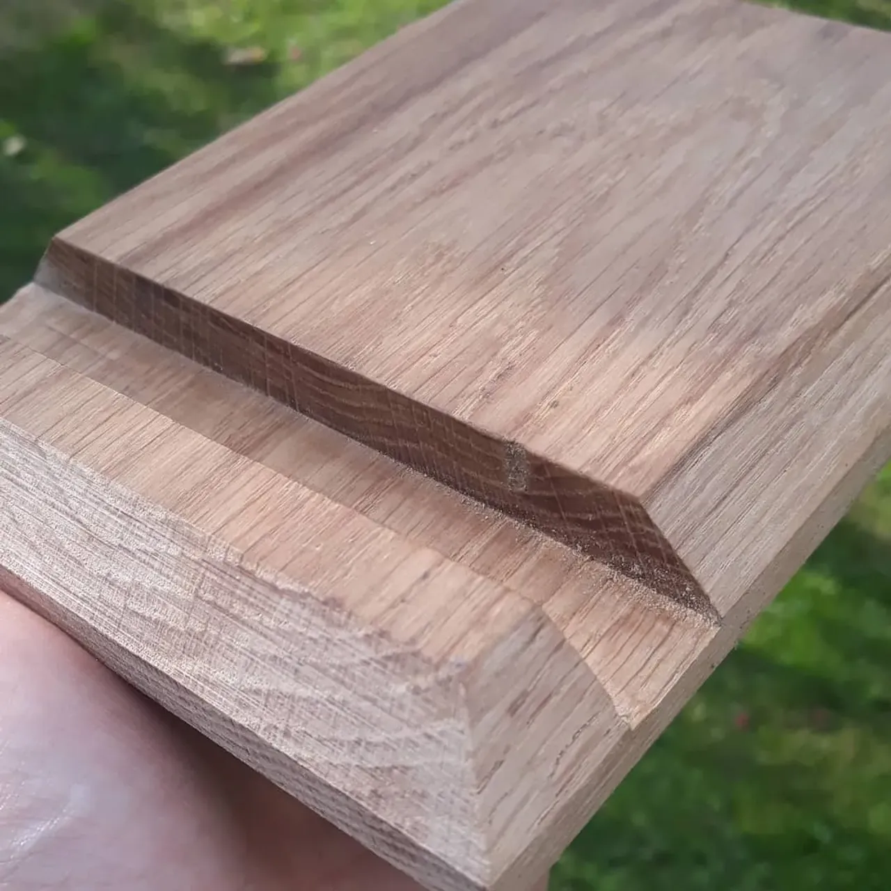 Подставка для смартфона #измассивадуба #изделияиздерева #wood #столярныеизделия #дуб #предметыинтерьера #woodworking #удобнаявещь #гаджеты #gift #giftideas #coasters #handmade #woodideas #подставкаиздуба #подставкаиздерева #подставкадлясмартфона #ручнаяработа