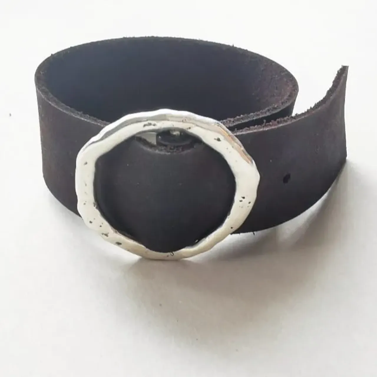 Кожаный браслет с вулканическим кругом.
-
#golivebracelet#кожасеребро#браслеткожа#серебро#украшенияизсеребра #украшениянакаждыйдень#накажыйдень