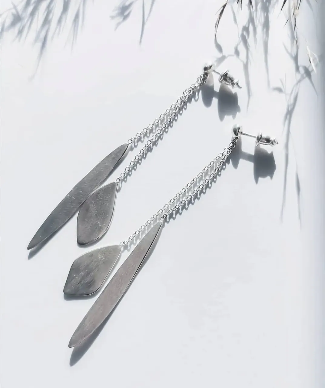 Осень. Тени лета. Шум ветра.
-
#goliveset#golivearrings#golivenecklace#комплект#ювелирныеукрашения #серебро#актуально #стиль