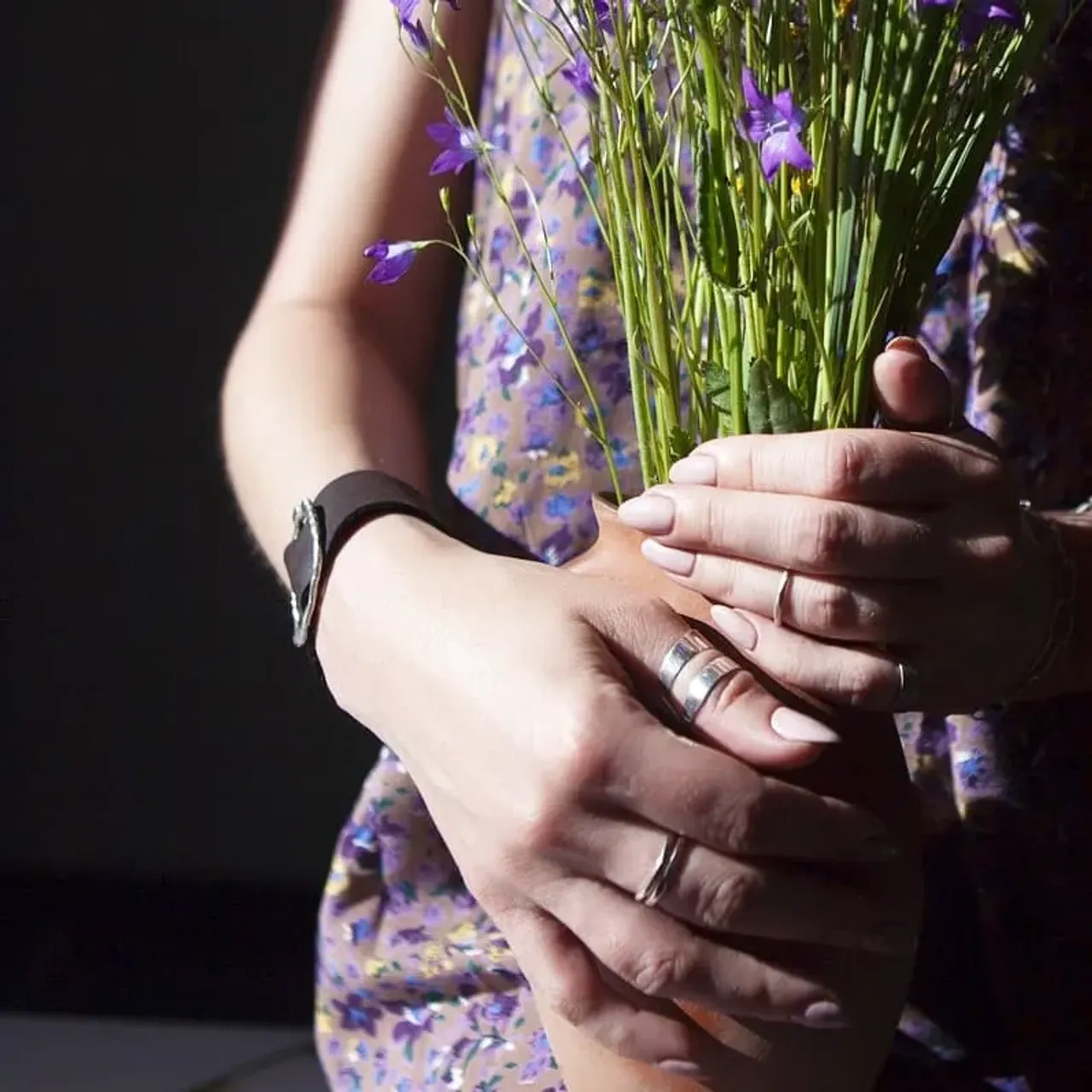 Акцент на руки
-
#golivebraclet#golivearings #акцент #аксессуар #серебро #украшенияручнойработымосква #москваювелирка