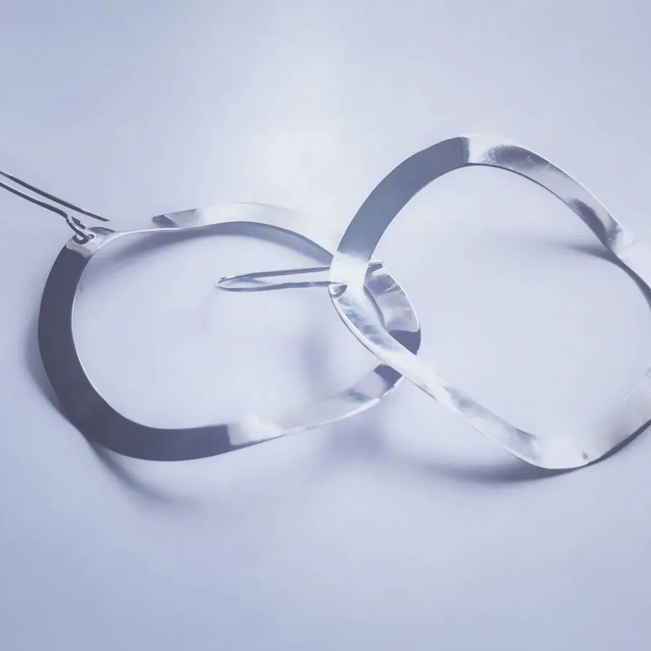 Крупные серьги-кольца. 
-
#golivearrings
#серьги#серьгиручнойработы#ручнаяработа#серебро#ювелир#ювелирныеукрашения #ювелирнаястудия